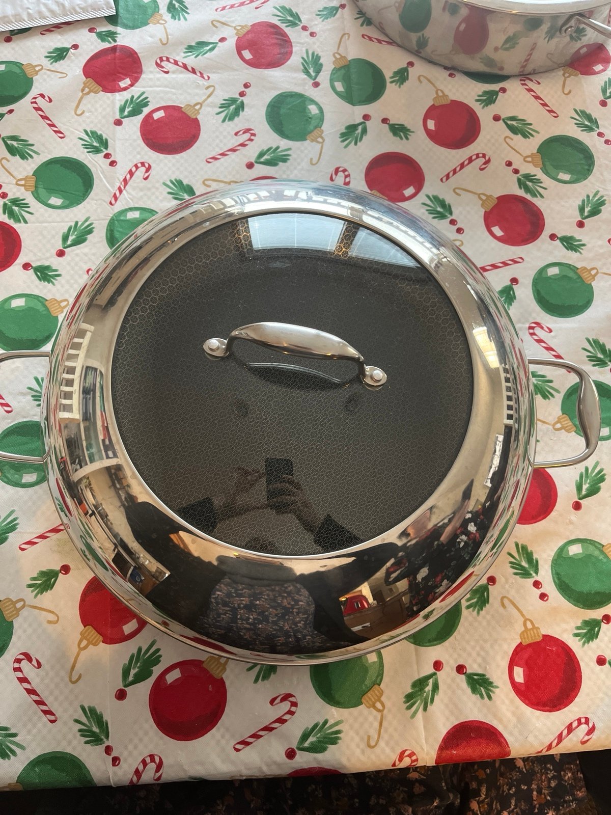 Hexclad Large Pan with Lid