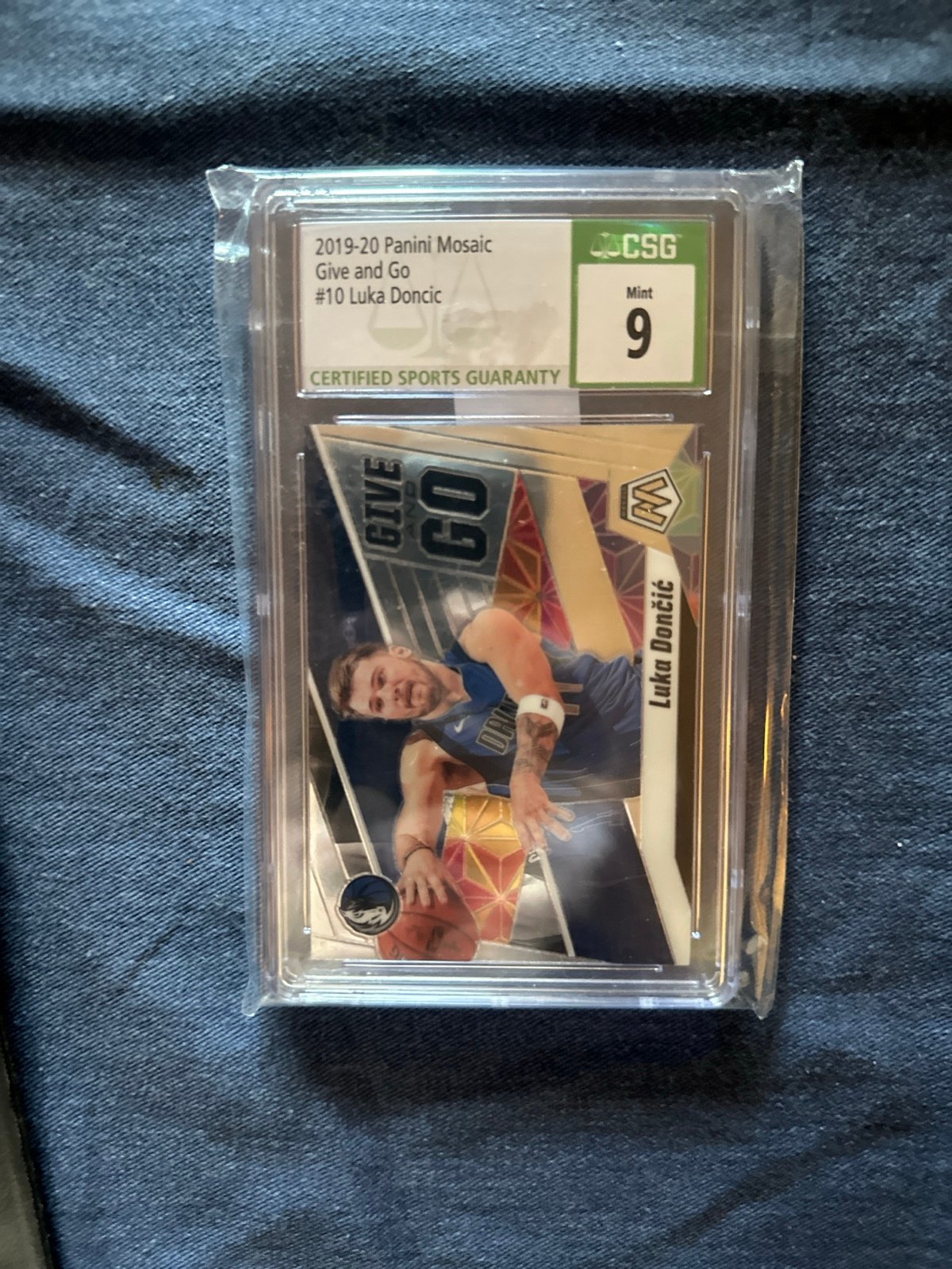 2019-20 Panini Mosaic Give and Go #10 Luka Doncic PSA9
