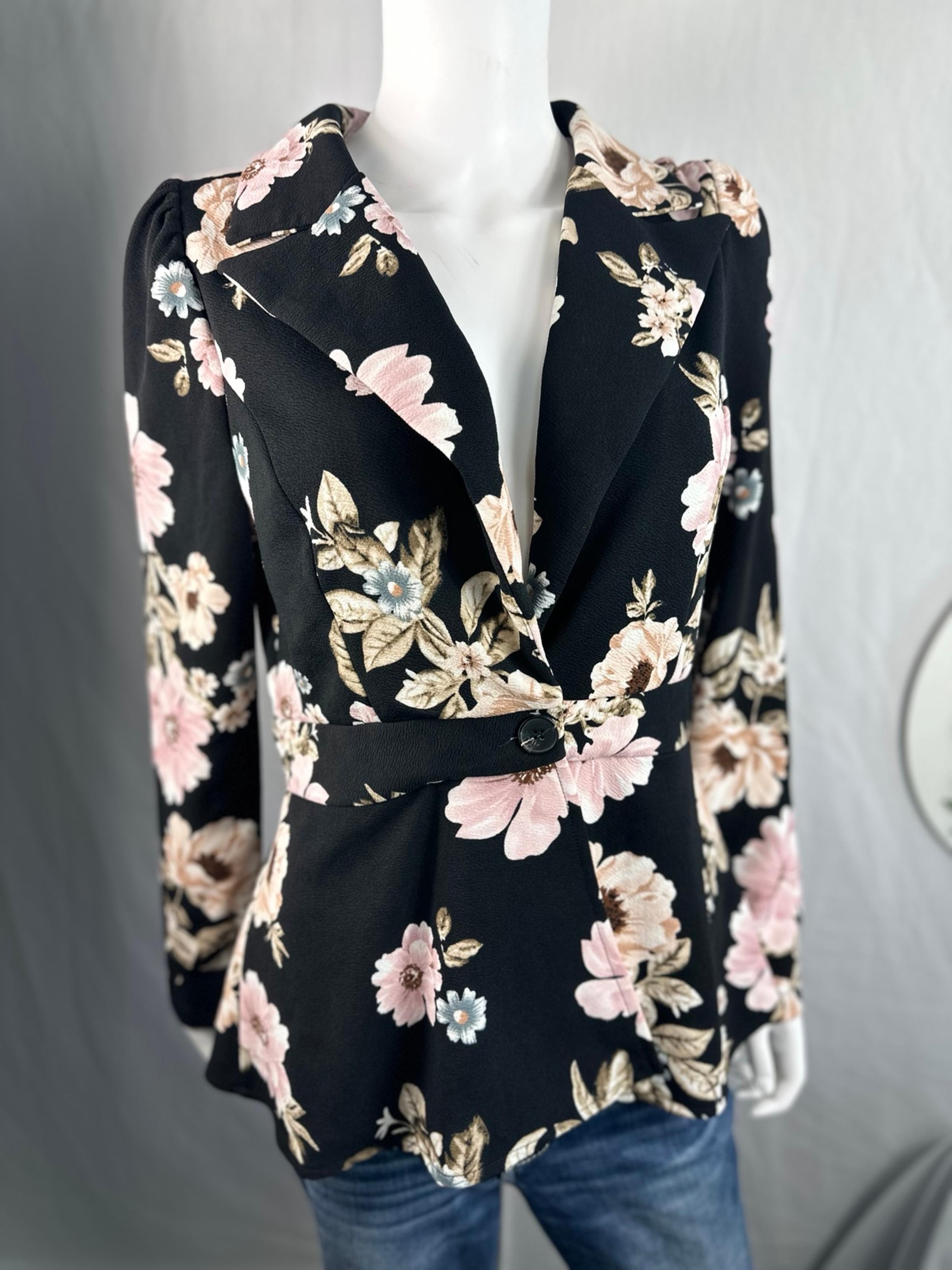 Beautiful Women’s Blazer Size L