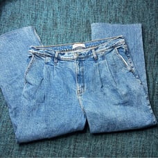 Abercrombie and Fitch The 90's Relaxed High Rise Jeans Women's Size 34 Pleated