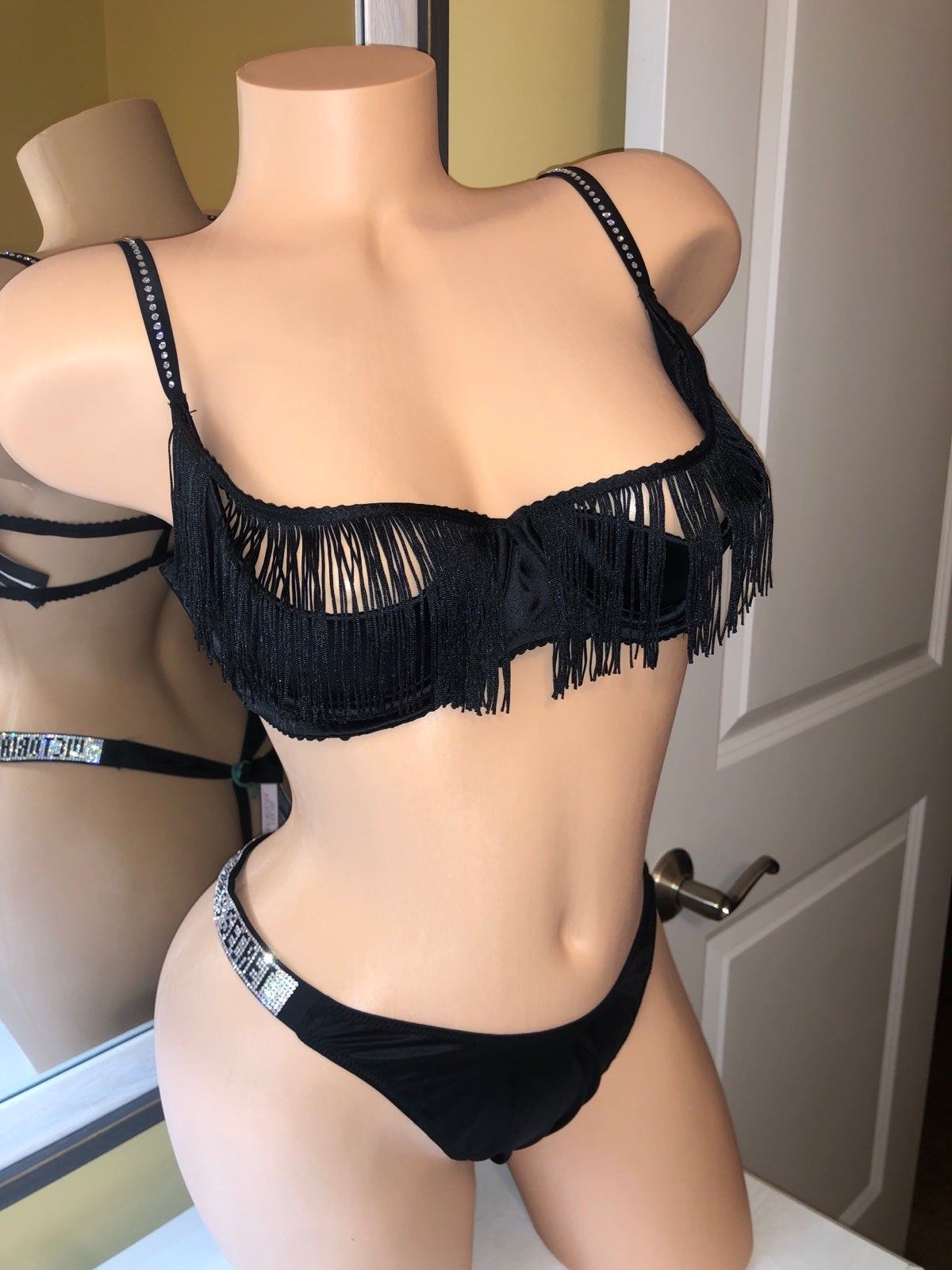 Victoria’s Secret Fringe Open Quarter Cup Shine Strap Bra & Thong XL -NWT 100