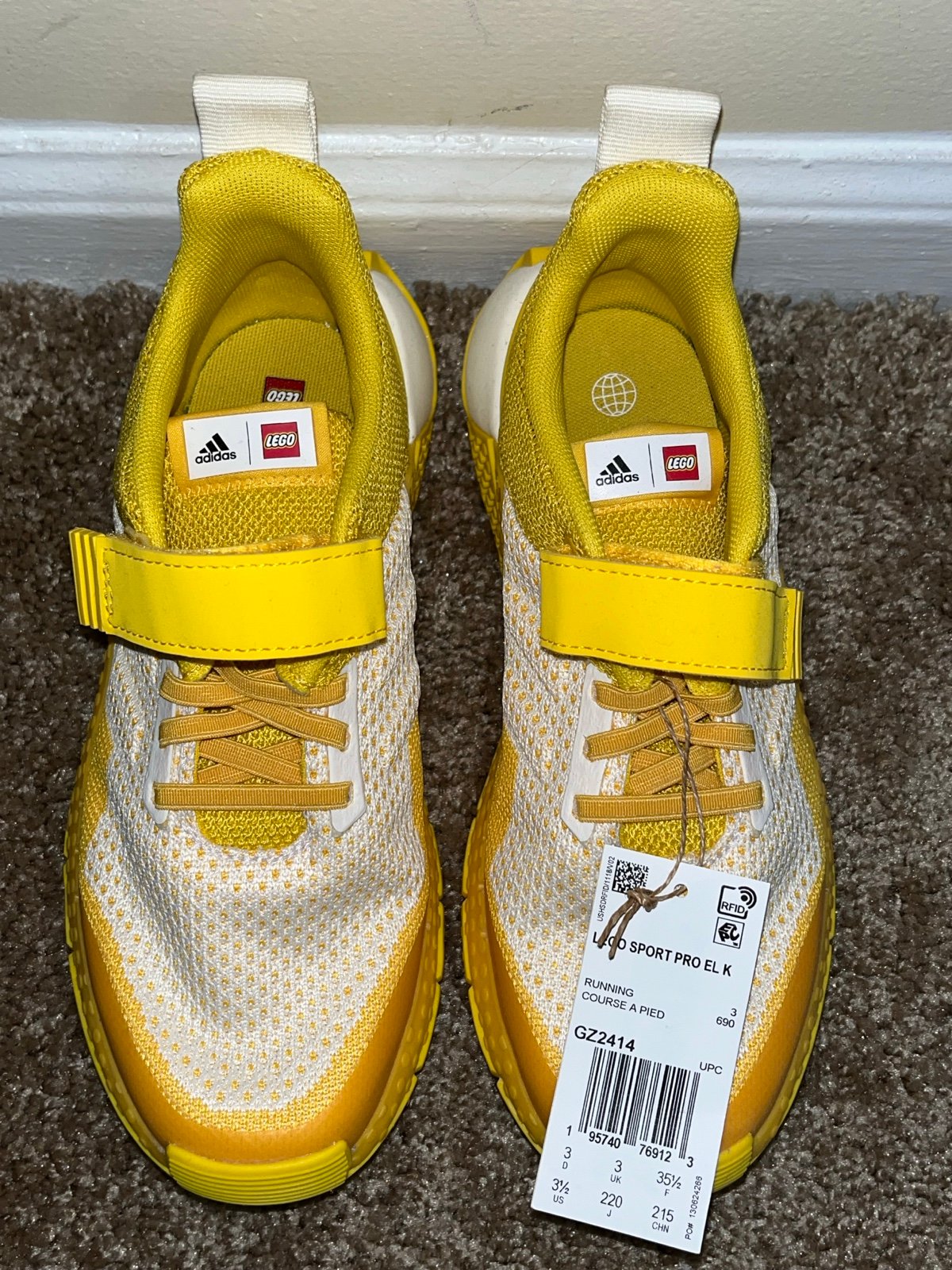 Adidas tennis shoes
