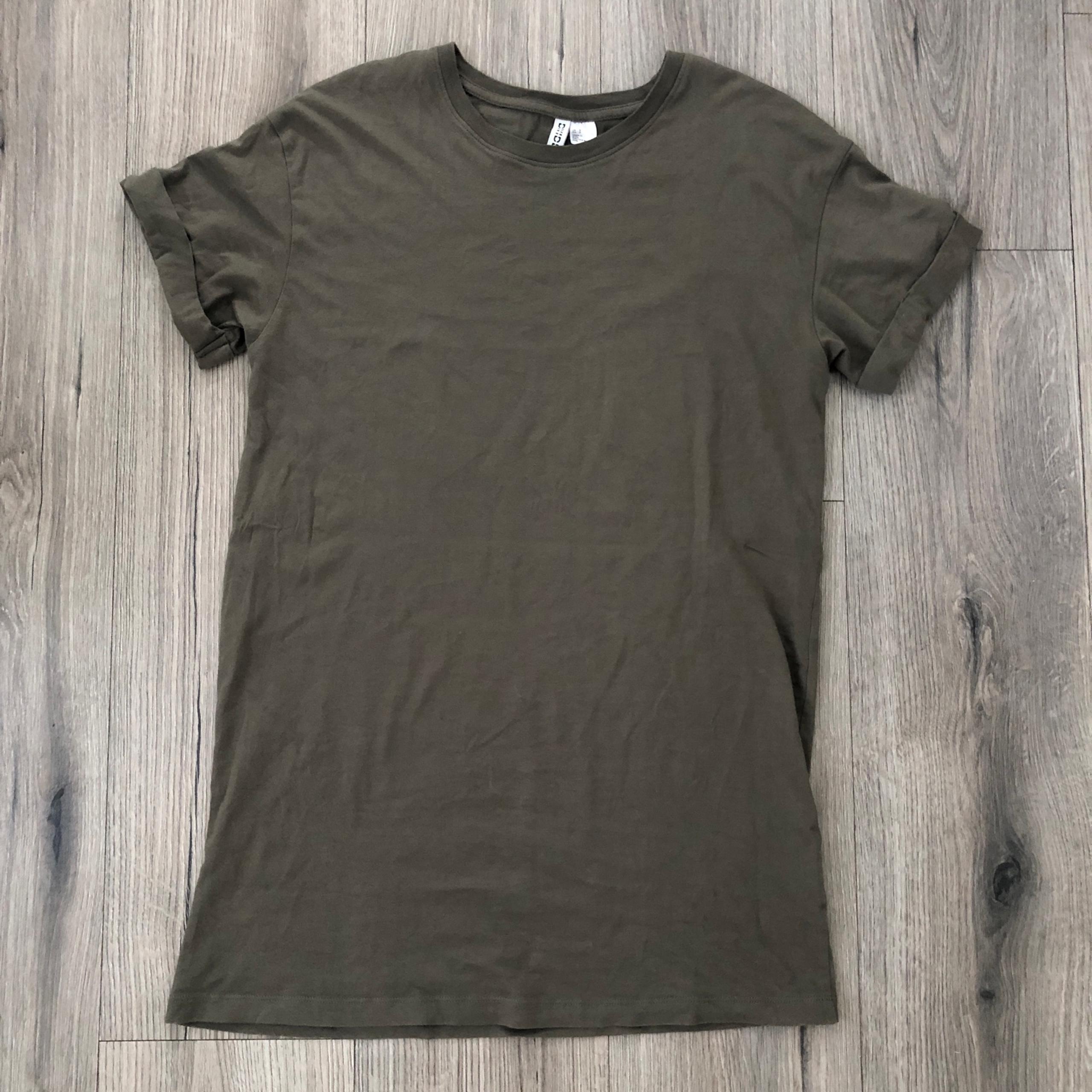Women’s H&M Olive Green Long Tee Shirt Top Rolled Sleeves Small