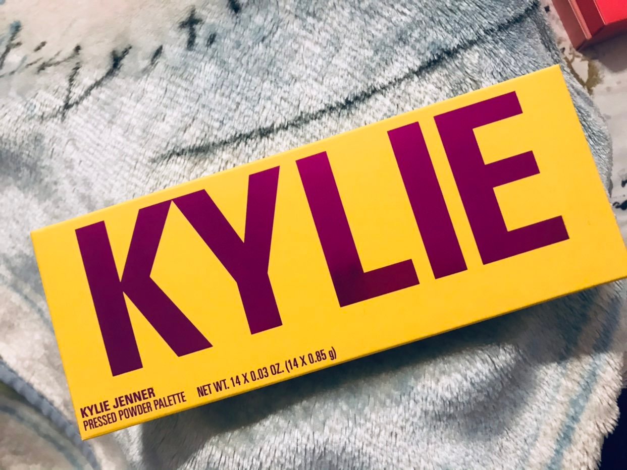 palette eye makeup by Kylie