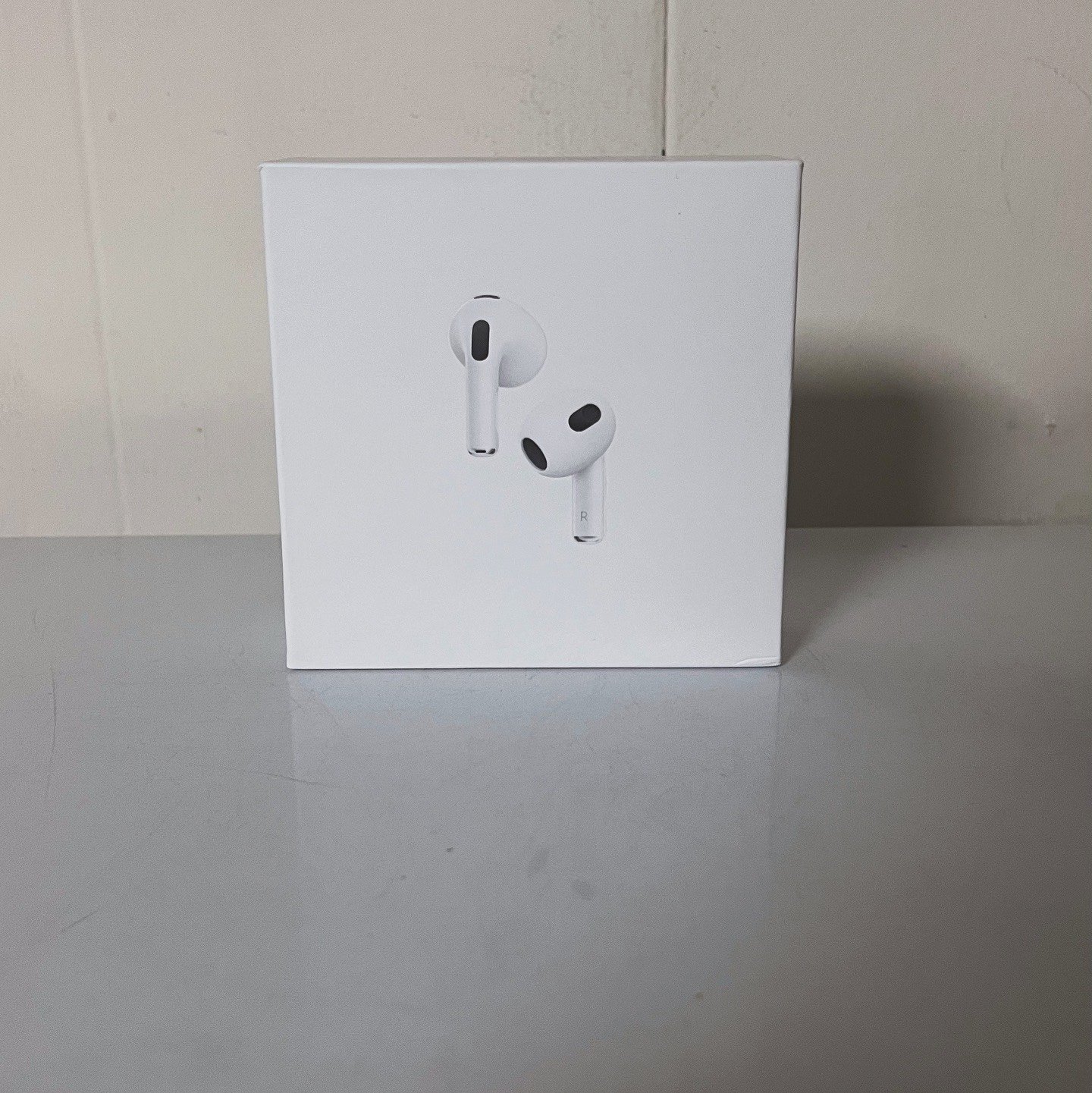 AirPods 3rd Generation with Charging Case in White (OPEN-BOX)