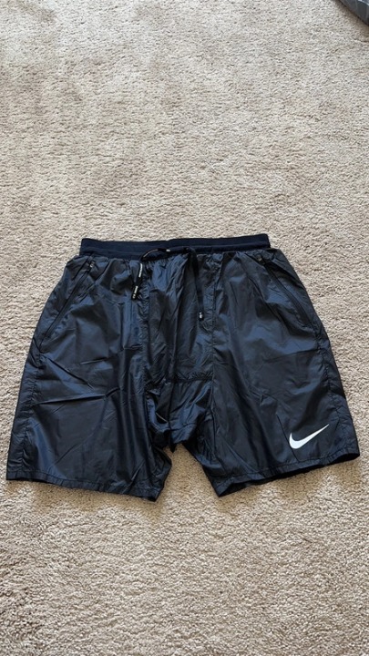 Nike Flex Stride in Shorts