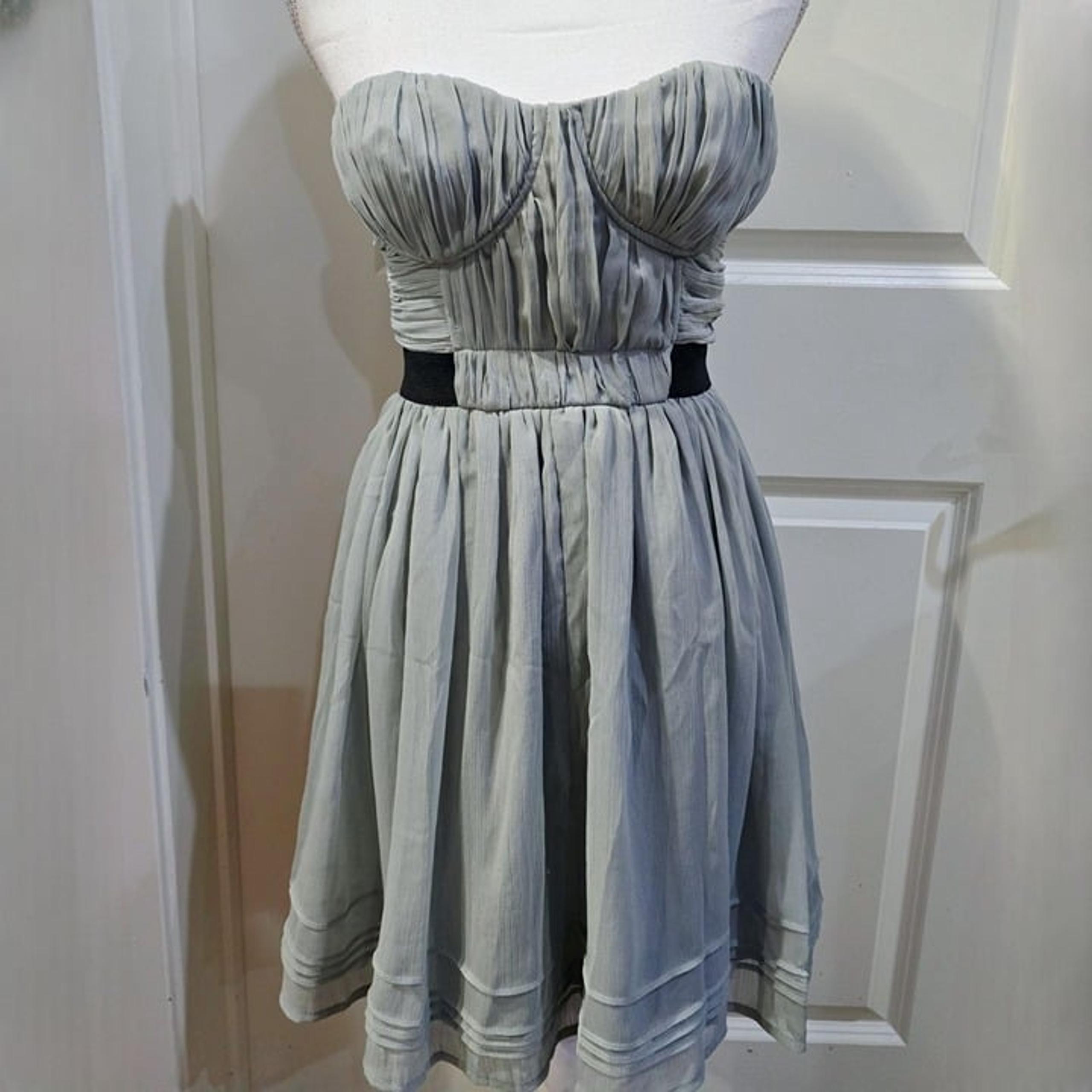 Pins & Needles Gray Strapless Dress Sz 4 Layered with Stretch Back & Zipper