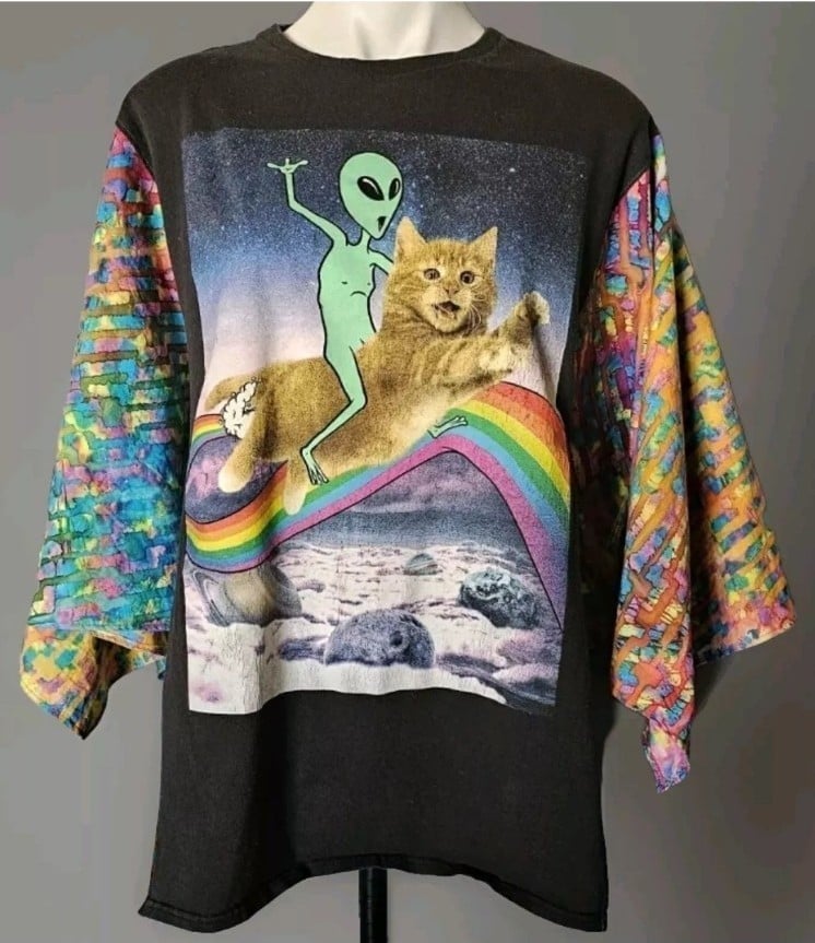 Peacenik Upcycled Alien Riding Cat / Rainbow Kantha Style Poncho Boho T-Shirt OS