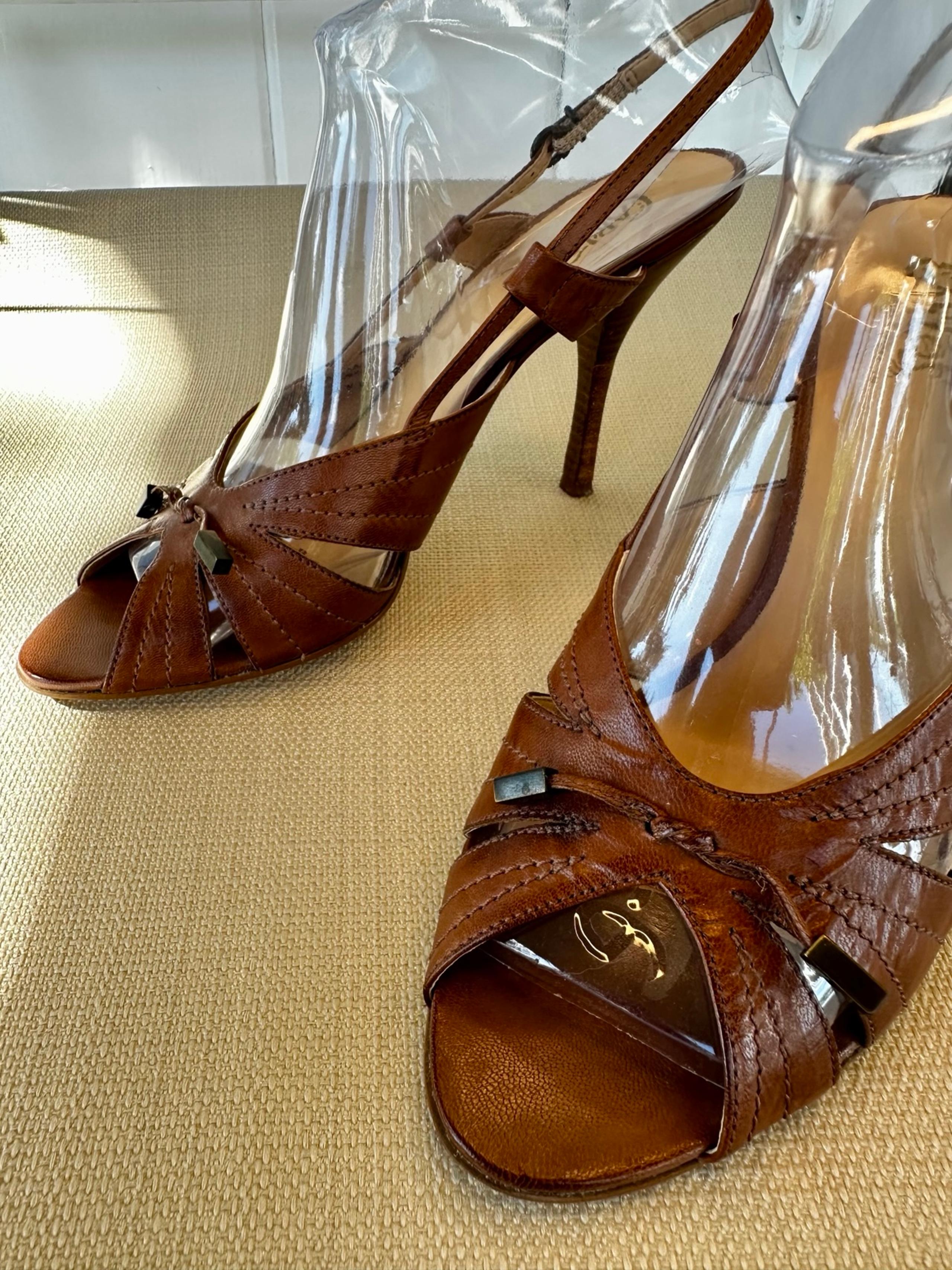 Sexy Carlos by Carlos Santana “Sunny” Leather sling back 4” heels sz 9 tan beige