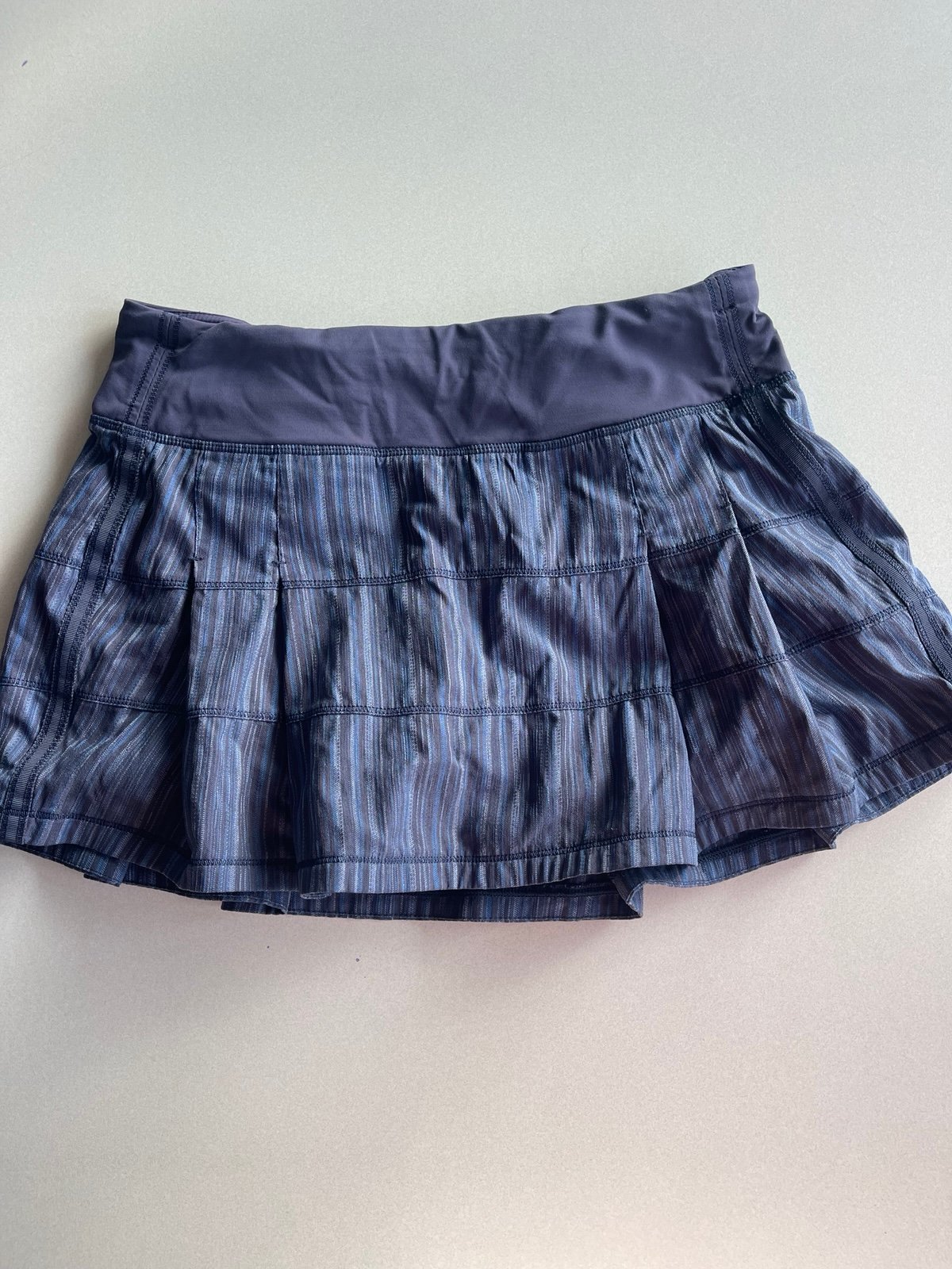 Lululemon Blue Stripe Pace Rival Skirt 6