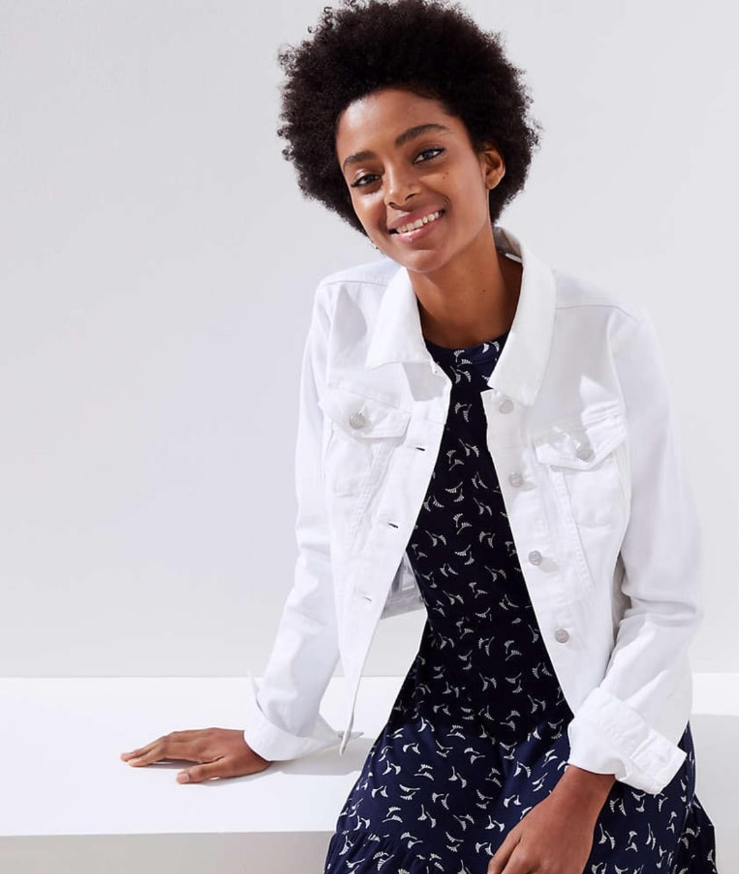 ANN TAYLOR LOFT WHITE DENIM TRUCKER JEAN JACKET SIZE S