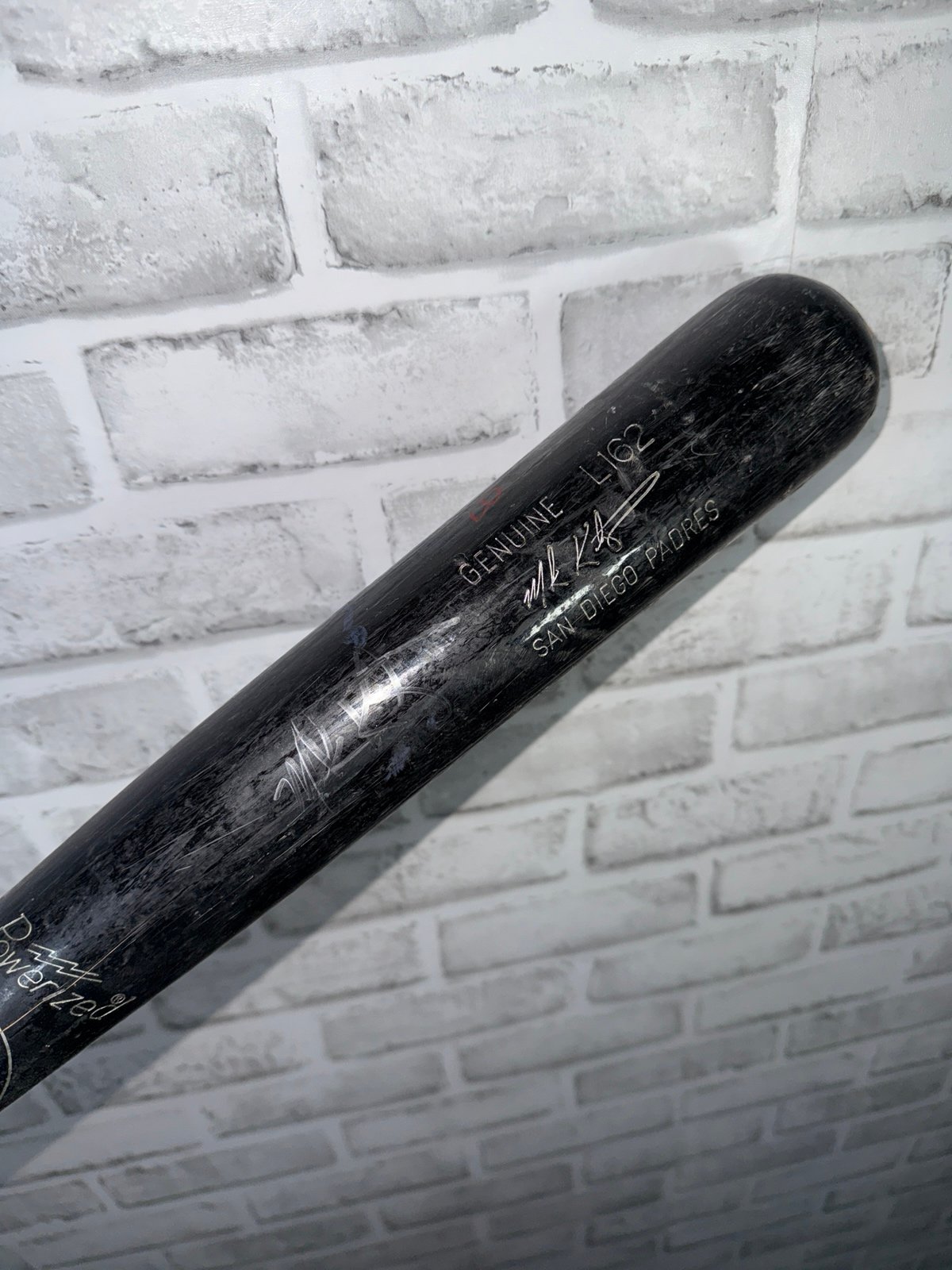 MLB Louisville Slugger in game cracked AUTOGRAPHED BASEBALL BAT