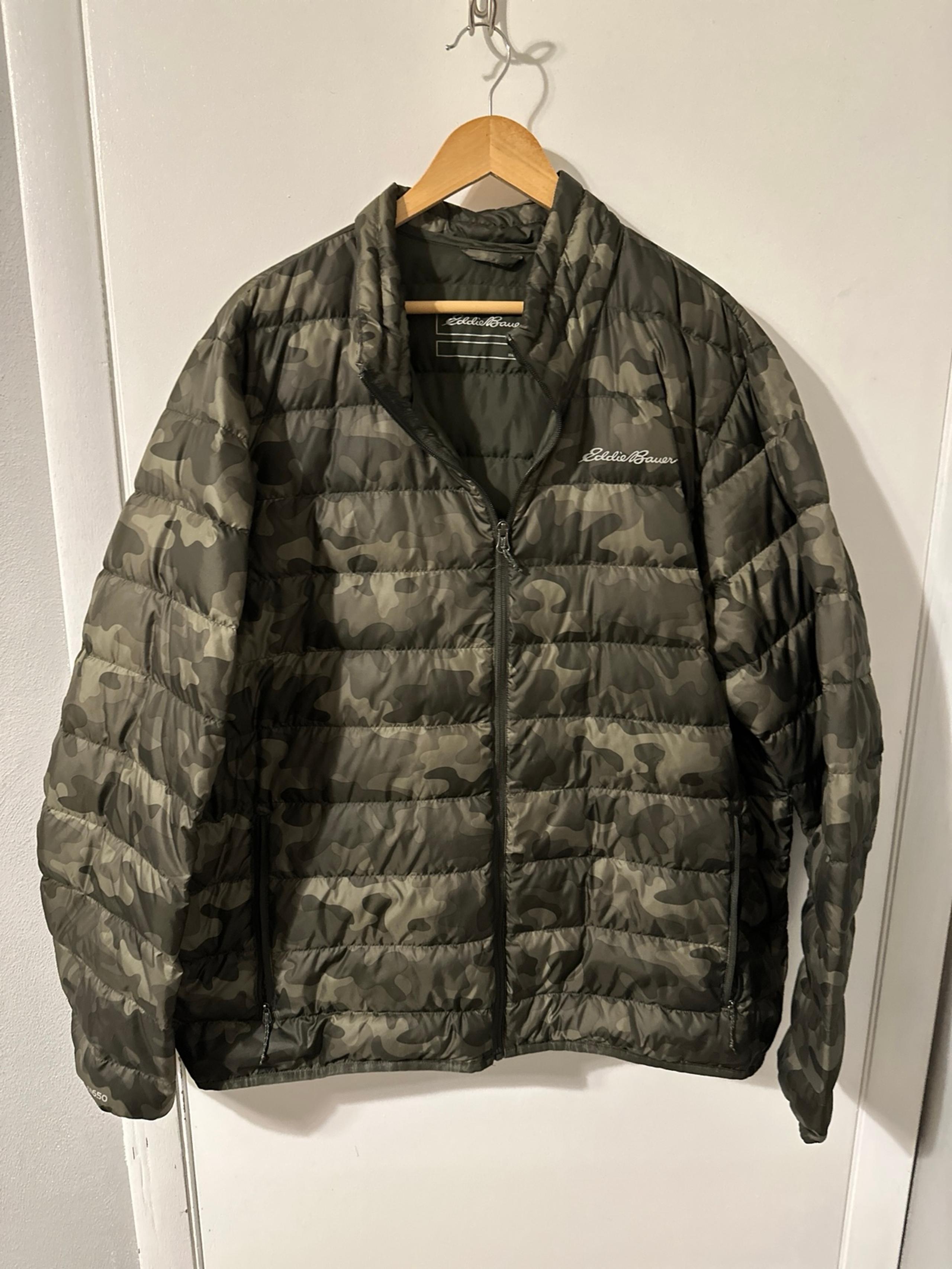 Men’s 2xl puffer jacket size 2xl. Eddie Bauer camo
