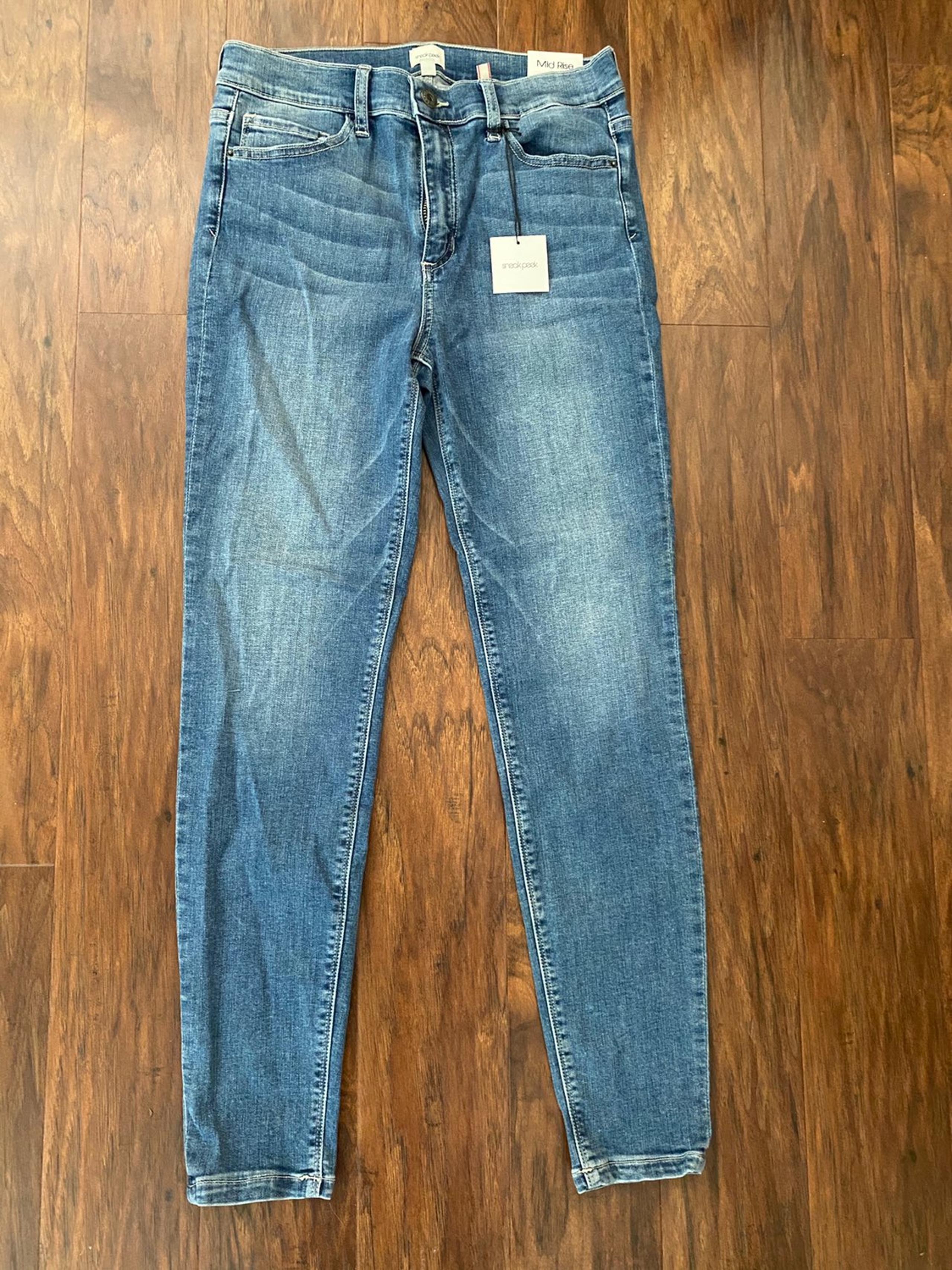 Sneak Peek Skinny Jeans Size 11/30
