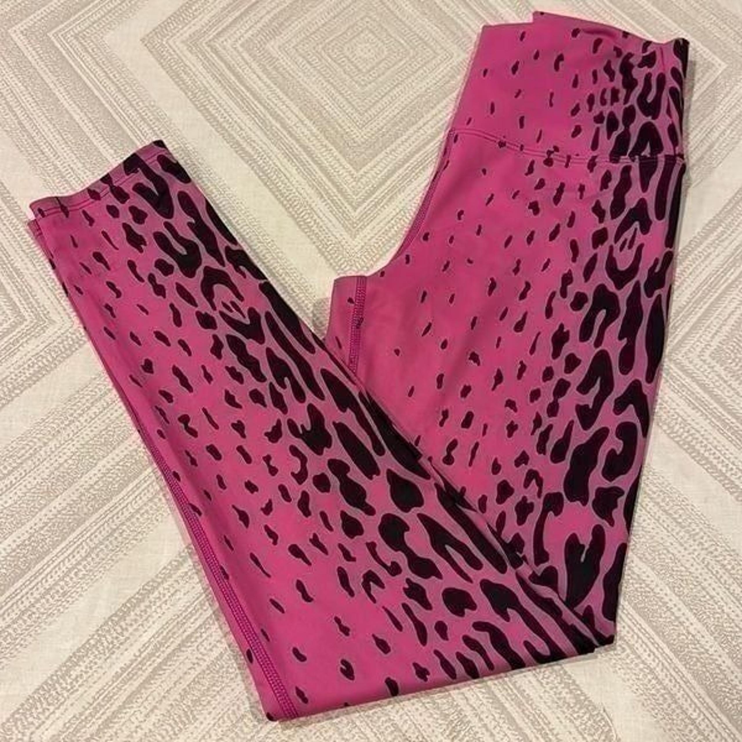 Beach Riot Women’s Hot Pink with Black Leopard Print Leggings