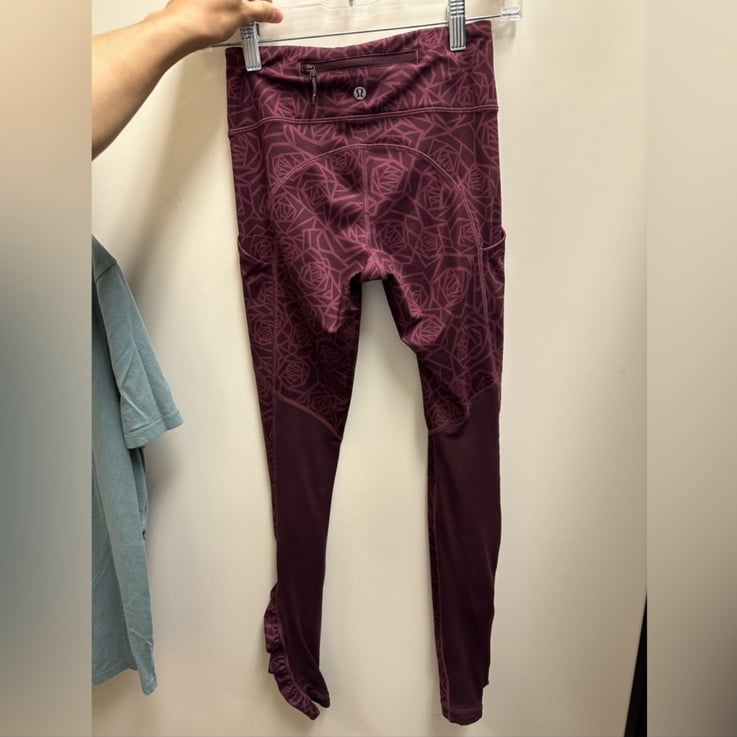 Lulu Lemon High Waist Full Length Leggings Rose Pattern Size 2 Pockets