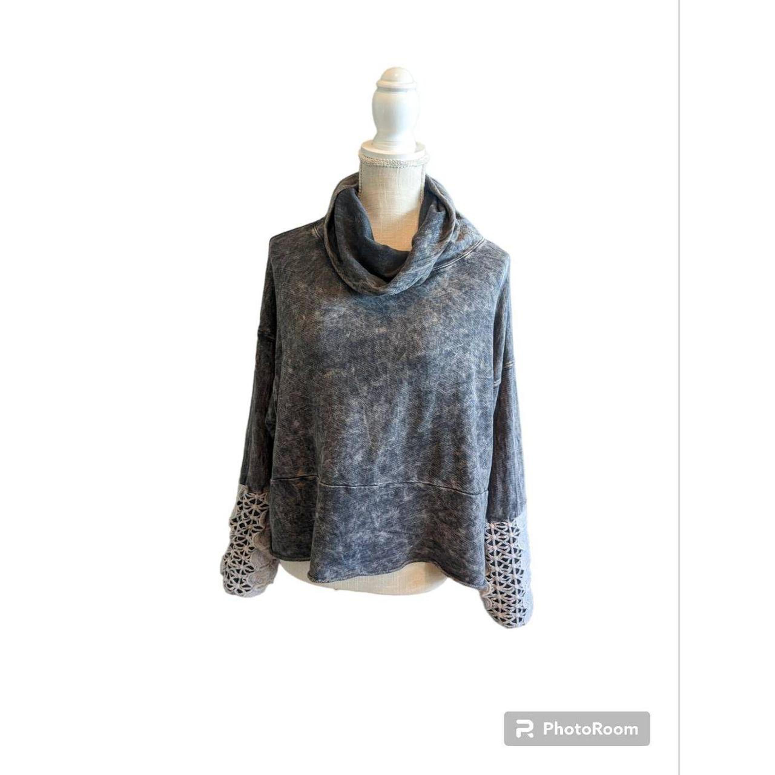 BKE Women's Grey Blouse