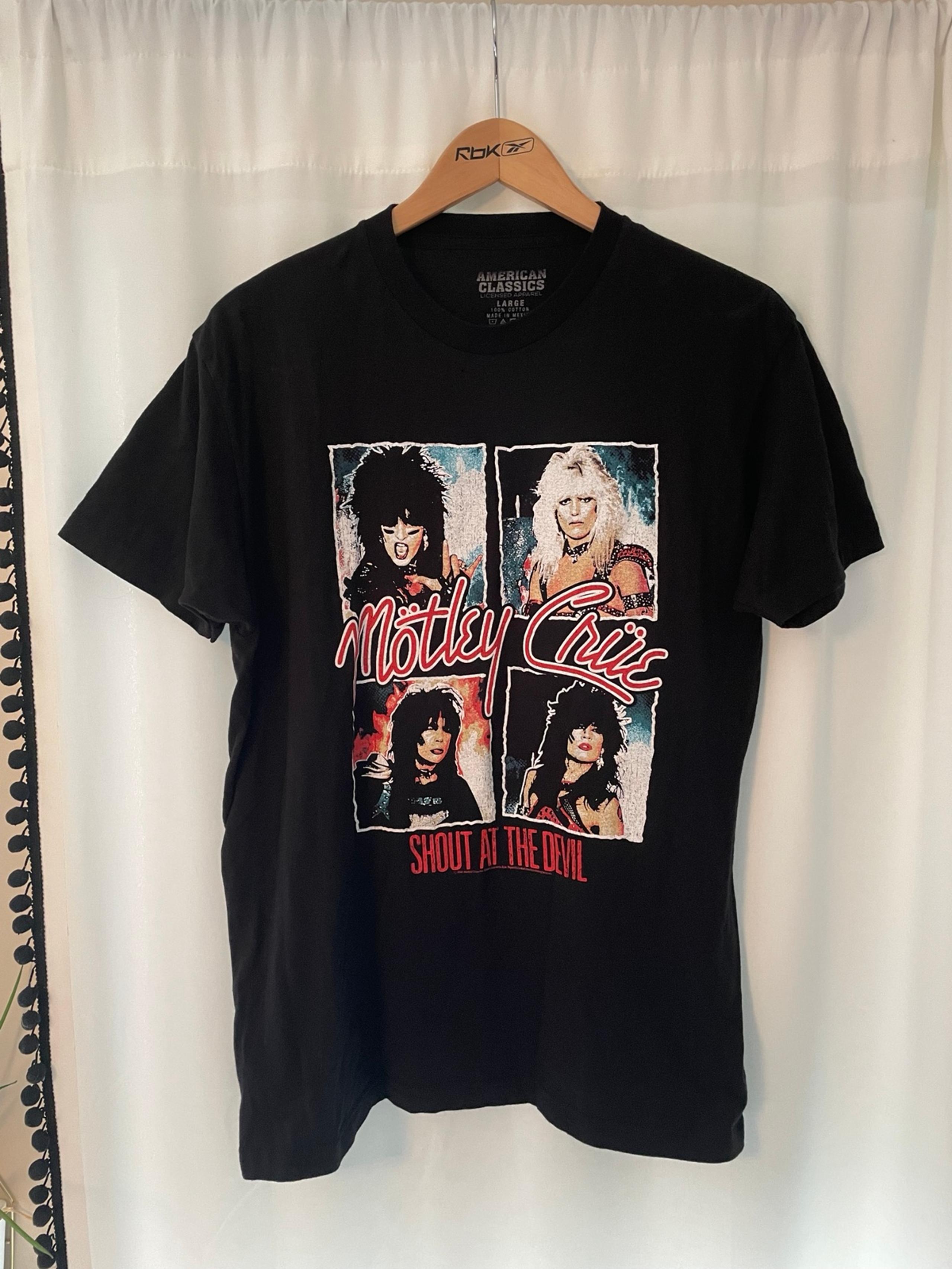 Motley Crue shout at the devil band t American Classics men's L large rock tee