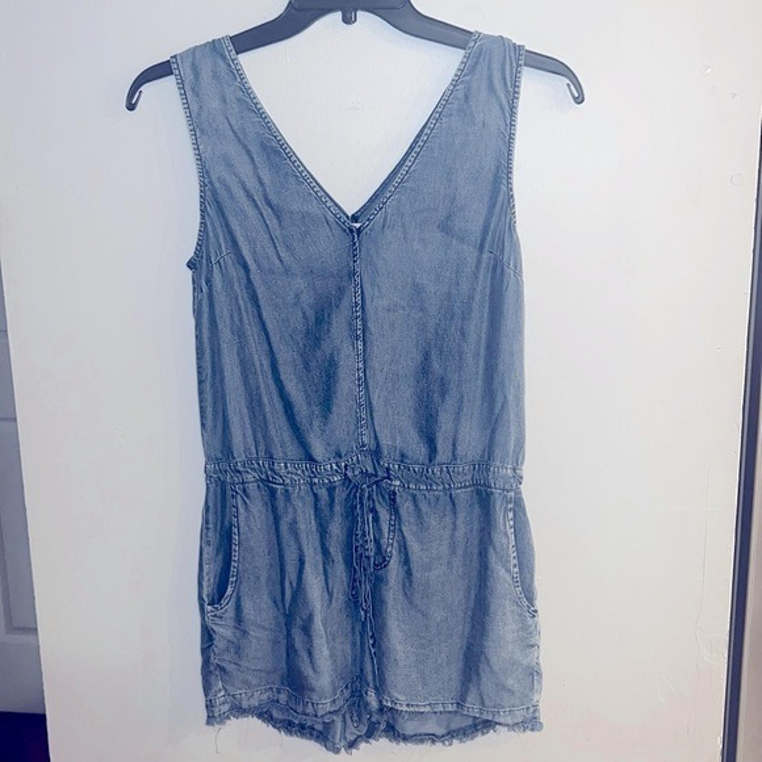 PINK LILY Women’s Blue Chambray Sleeveless V-Neck Drawstring Raw Hem Romper
