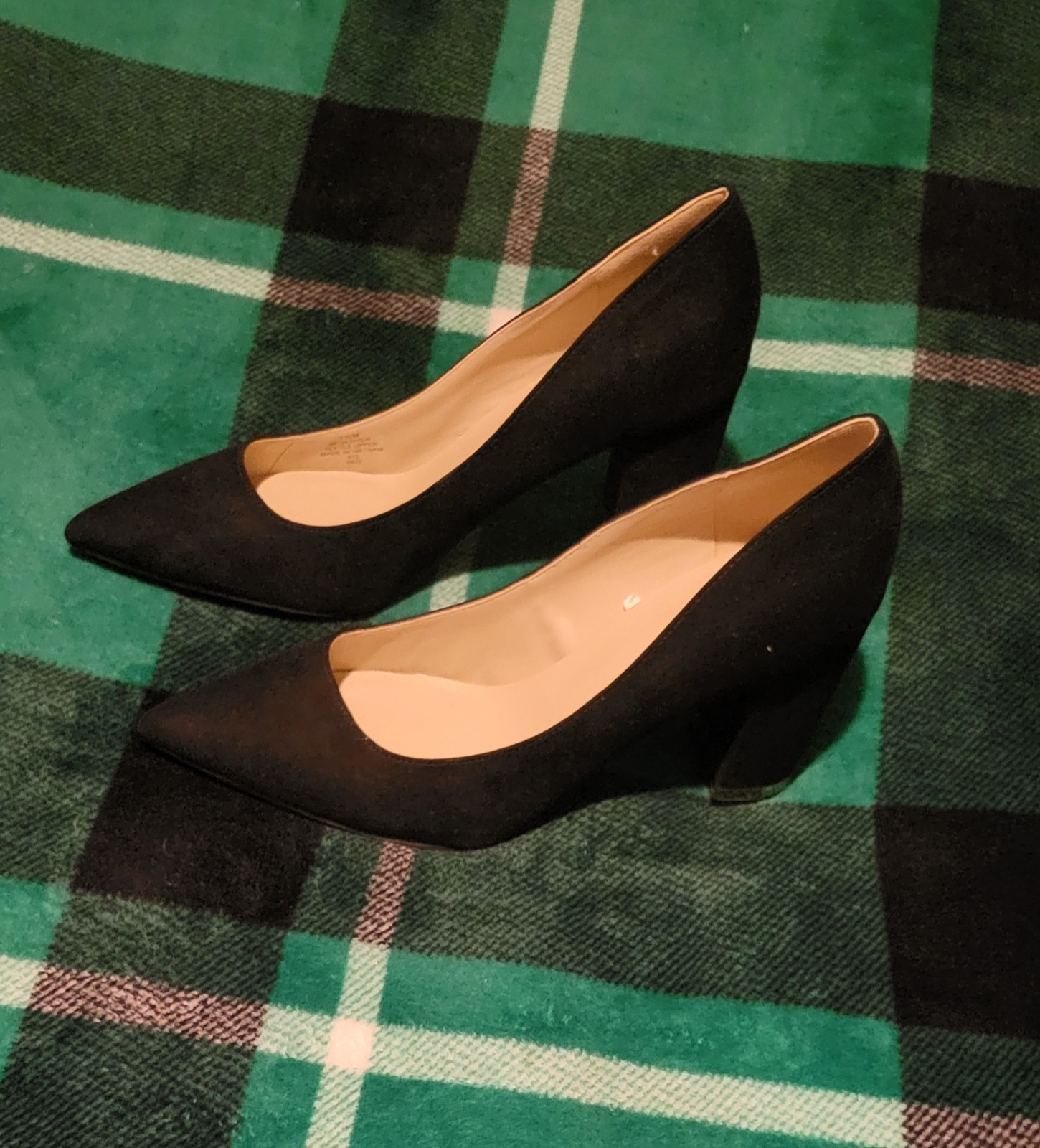 WOMENS MARC FISHER SUEDE HEELS BLACK WITH GOLD ON HEEL SIZE 7.5