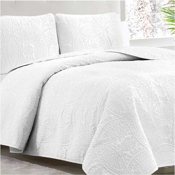 Mellanni Bedspread 3 Piece Oversized White Quilt King Size Coverlet Set