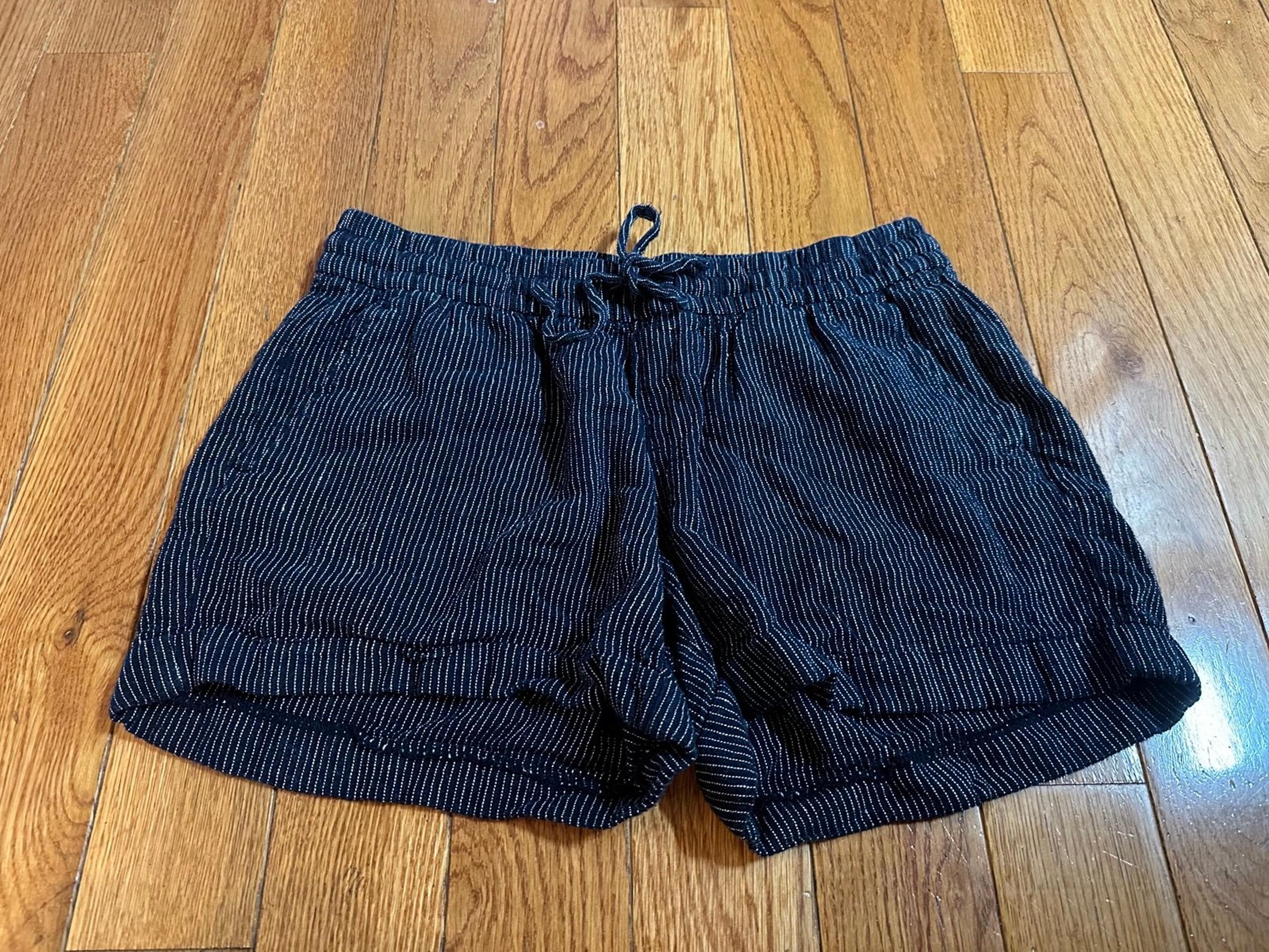 Old Navy Womens Size Medium Pull On Shorts Drawstring Pockets Blue White Striped