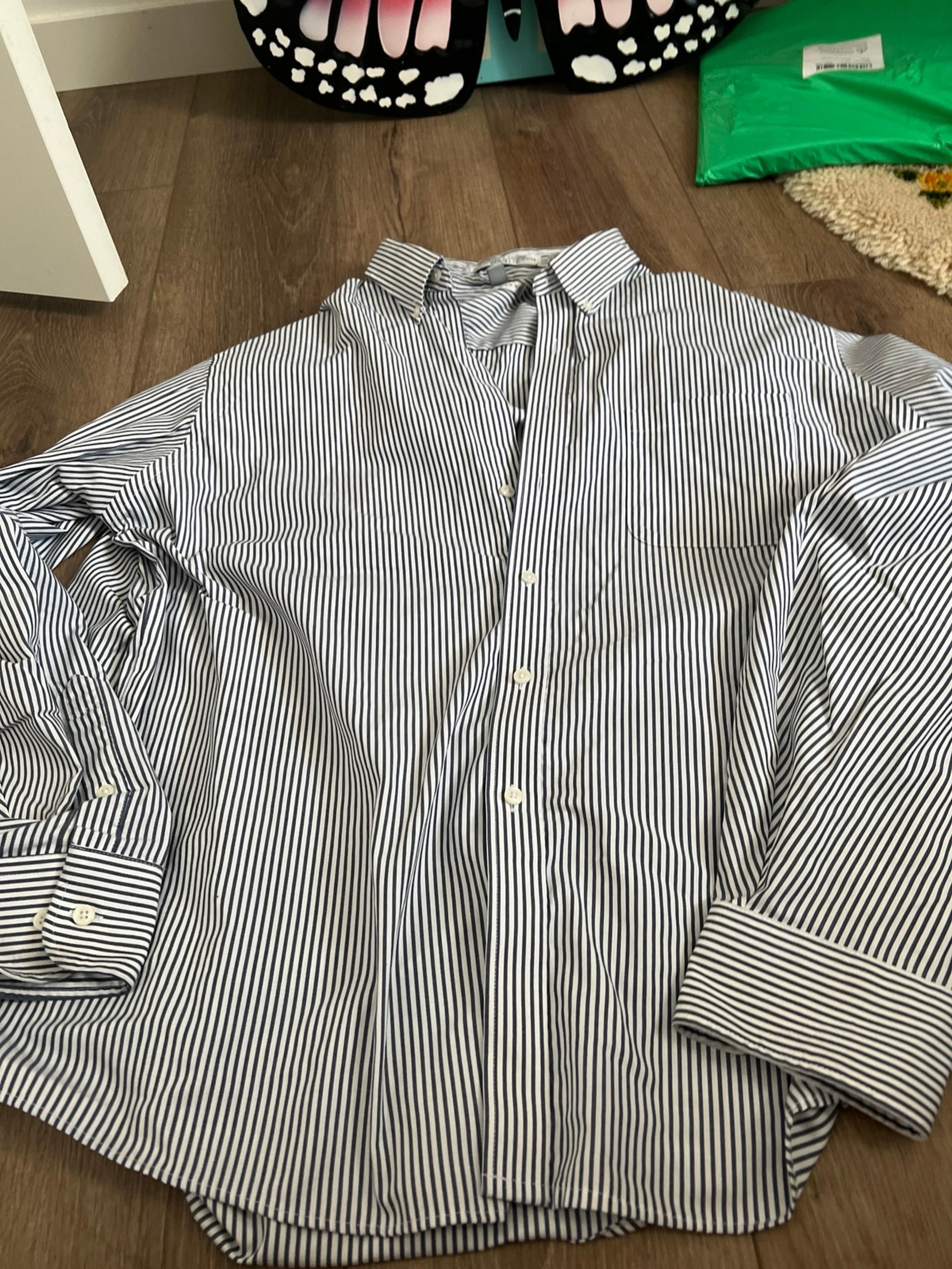 Shirt Geoffrey Beene wrinkle free shirt.