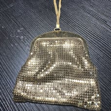 Vintage Whiting & Davis gold mesh tiny purse/evening bag/change purse with wrist
