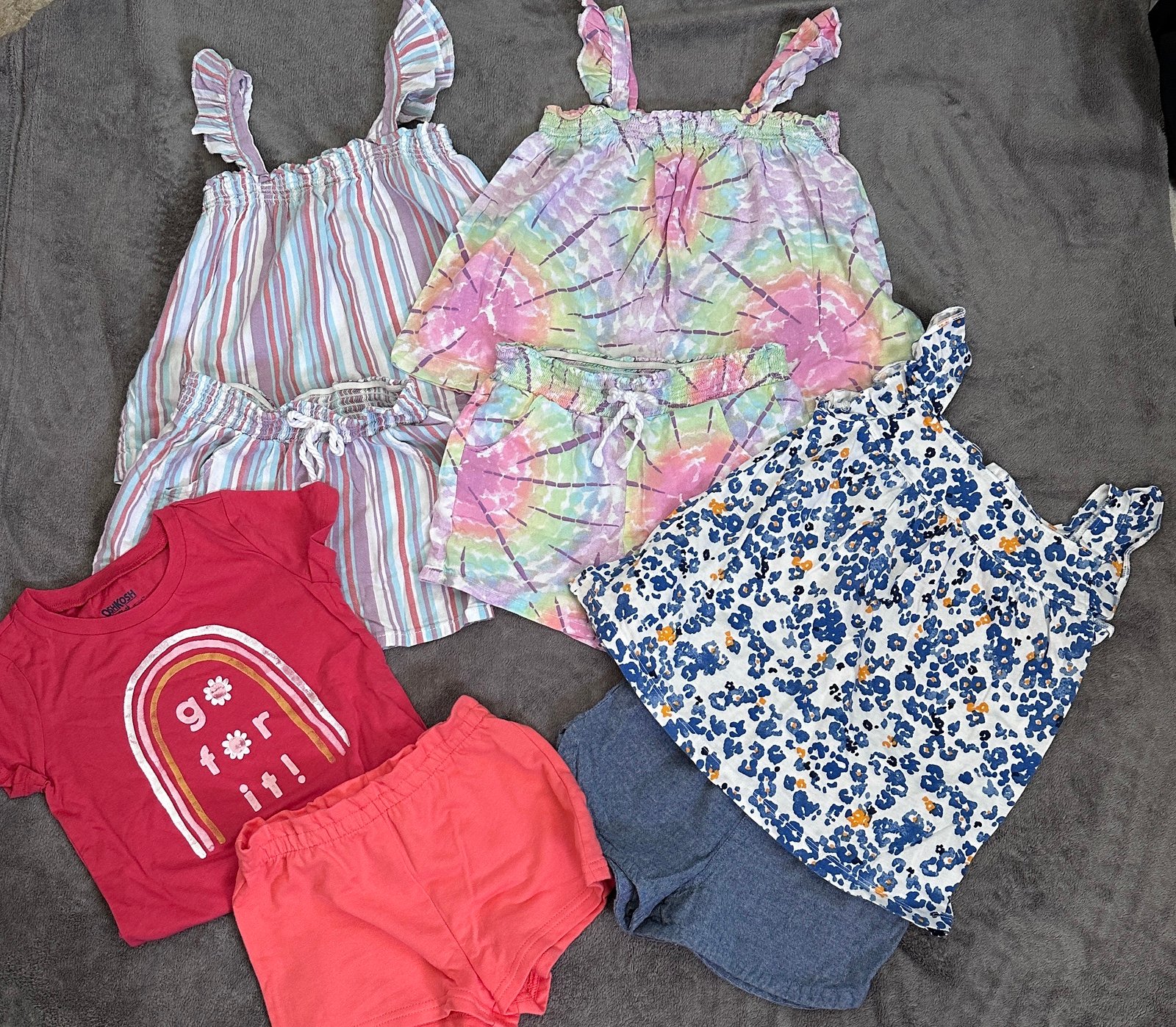 CUTE Girls 5T Wardrobe Lot - Shortsets