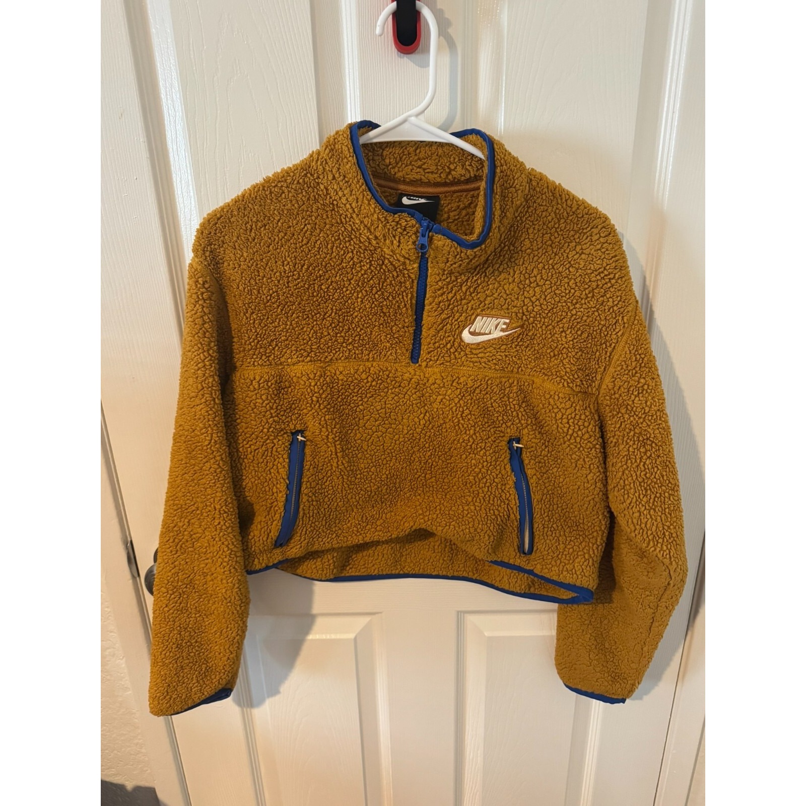 Nike Cropped Fleece Jacket Womens SZ M 1/4 Zip Gold Yellow Blue Sherpa Pullover
