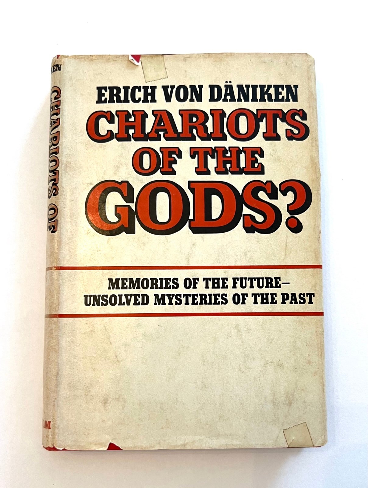 Chariots of the Gods Erich Von Daniken first edition hardcover UFO aliens book