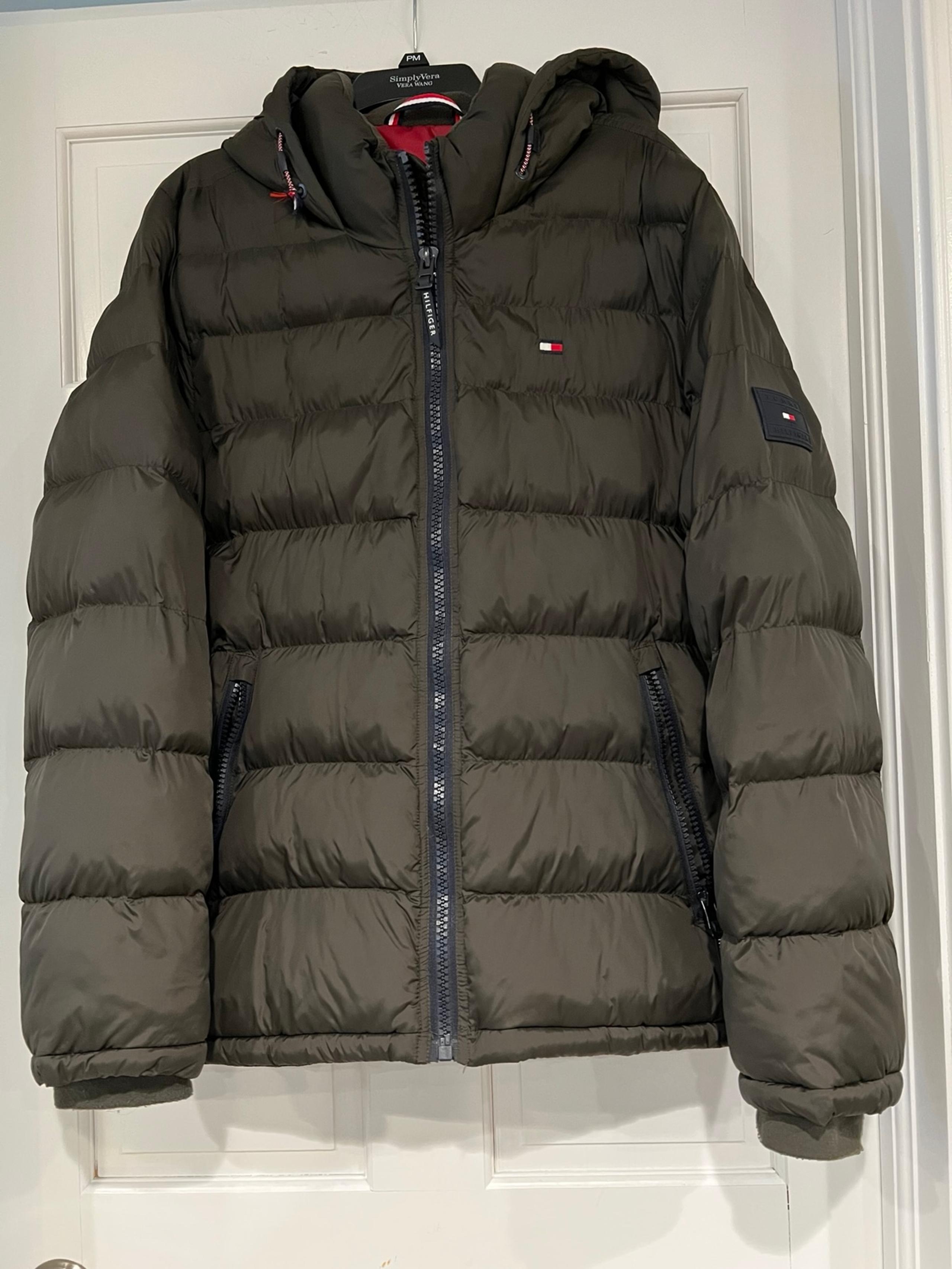 Tommy Hilfiger men’s puffer jacket - size S