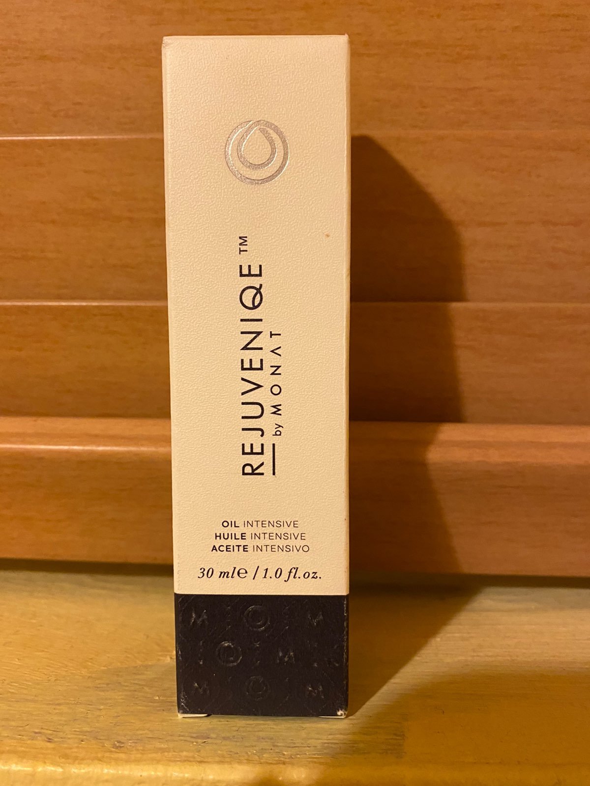 Monat Rejuveniqe Oil