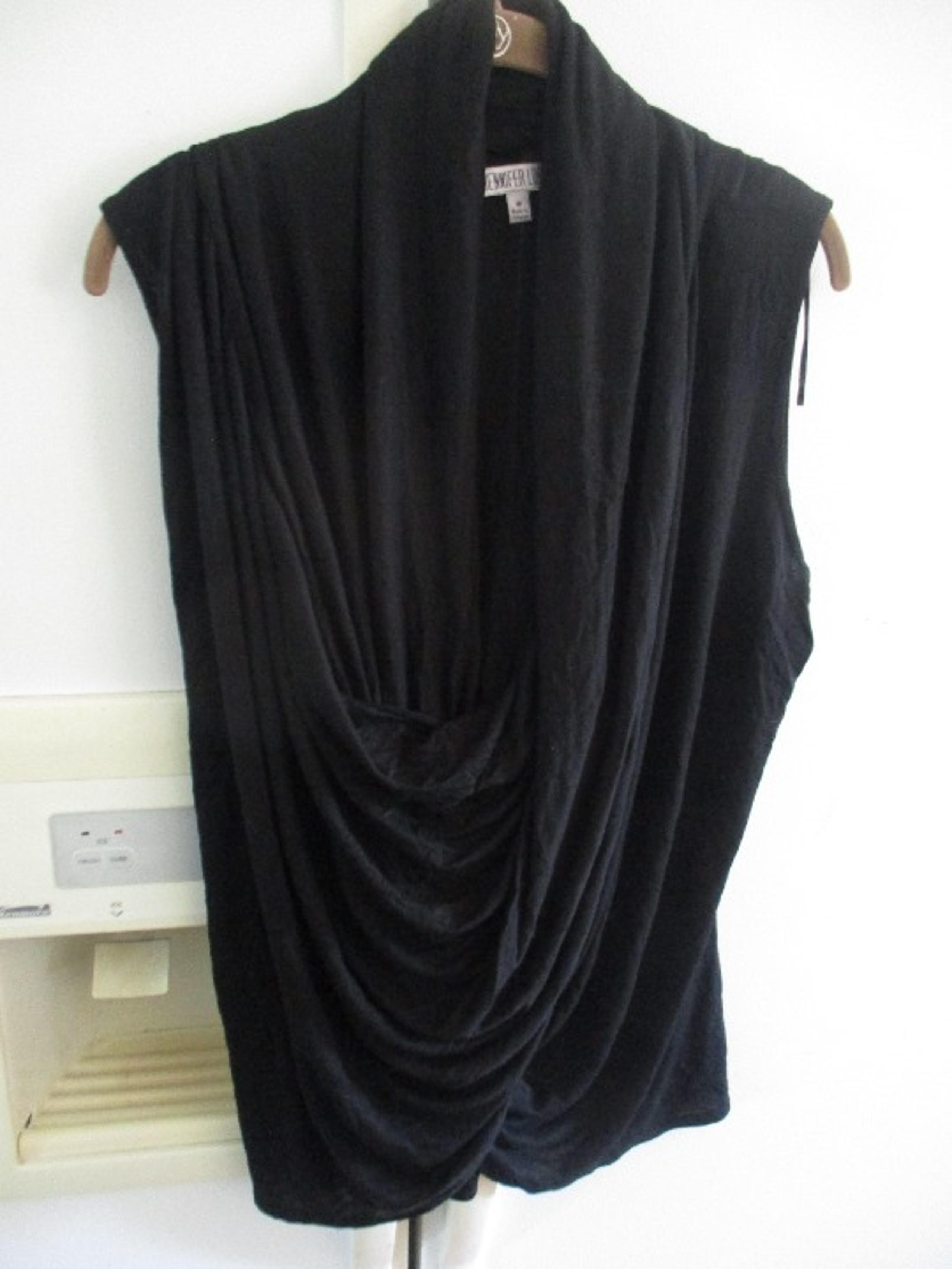 jennifer lopez black sleeveless knit top tank see pics M