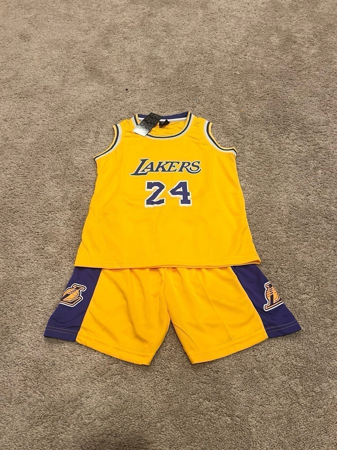 Kobe Bryant Lakers Youth XL Jersey & Shorts
