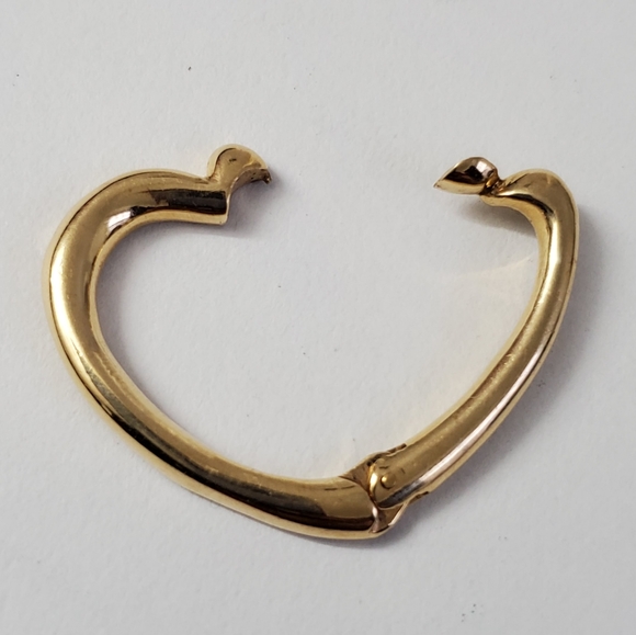 14K Gold Heart Pendant – Sleek and Minimalist Elegance