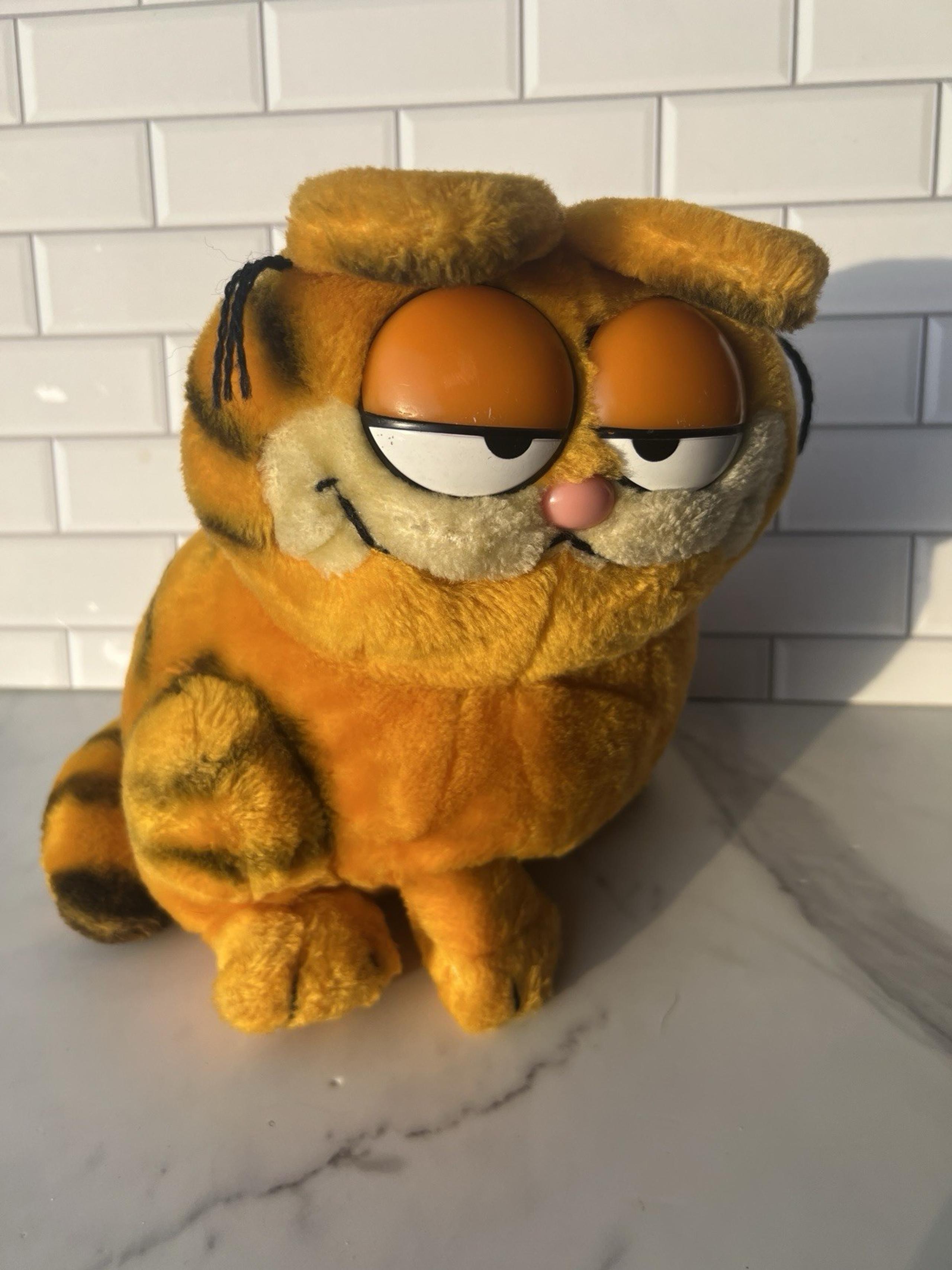 Vintage Garfield Plush Dakin 1981 Orange Fat Cat Comic Cartoon Sitting 10"
