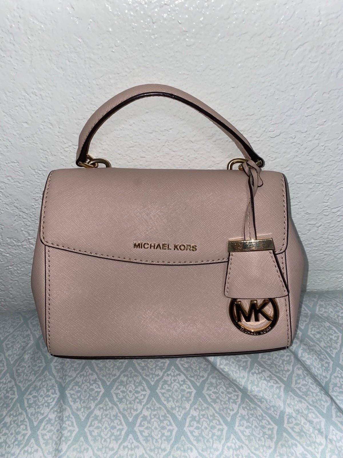 Michael Kors Mini Ava Extra-Small Saffiano Leather Crossbody Bag Soft Pink
