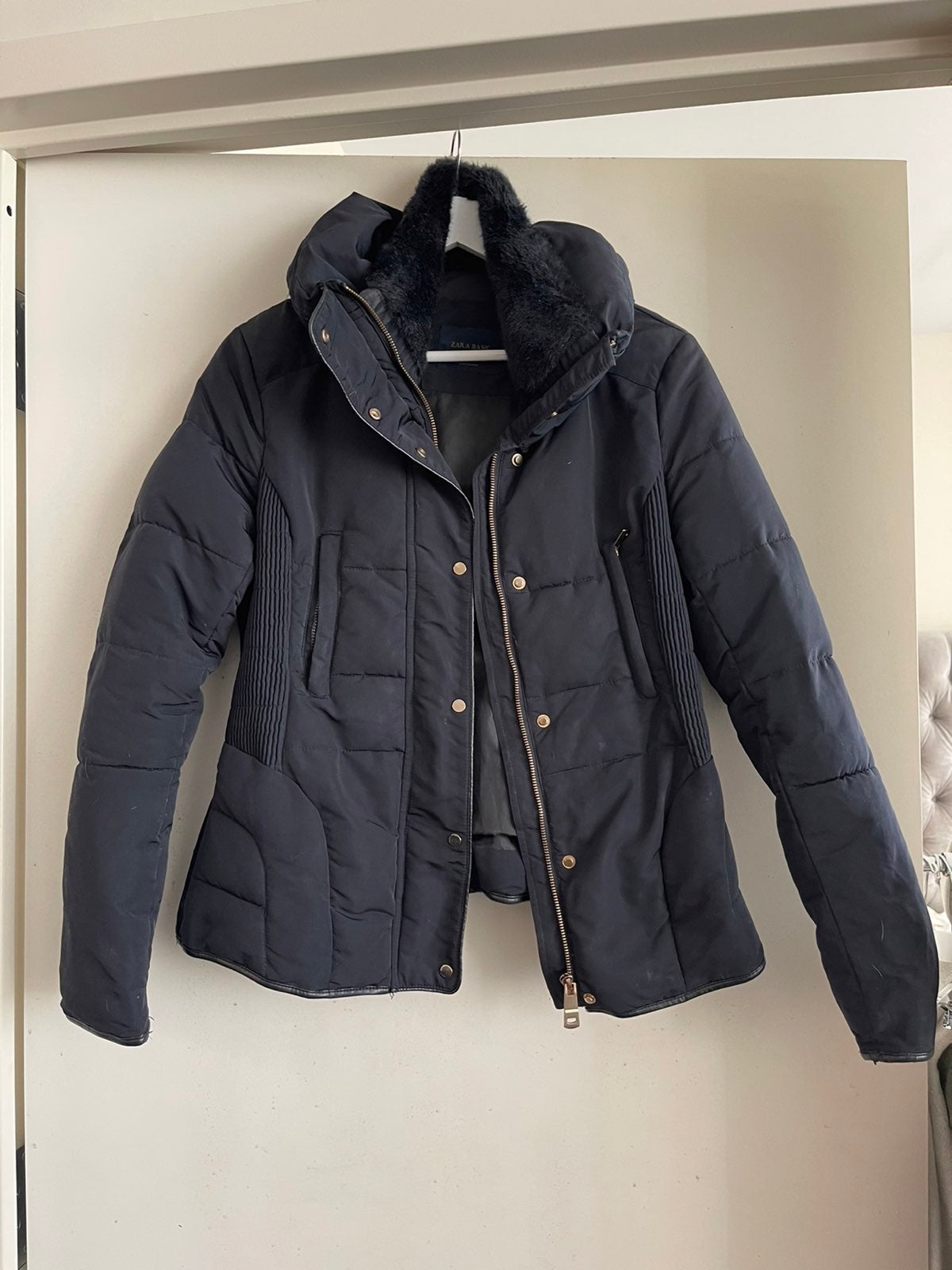 Zara Basic Black Ribbed Puffer Jacket