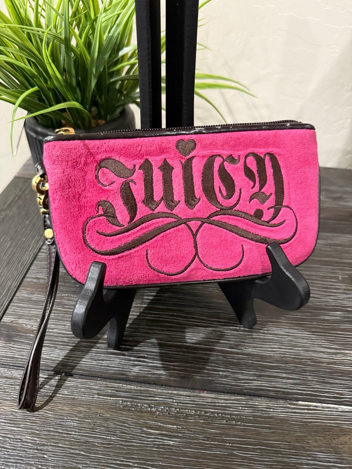 JUICY COUTURE Charge It Y2K BROWN & PINK VELOUR WRISTLET CLUTCH New