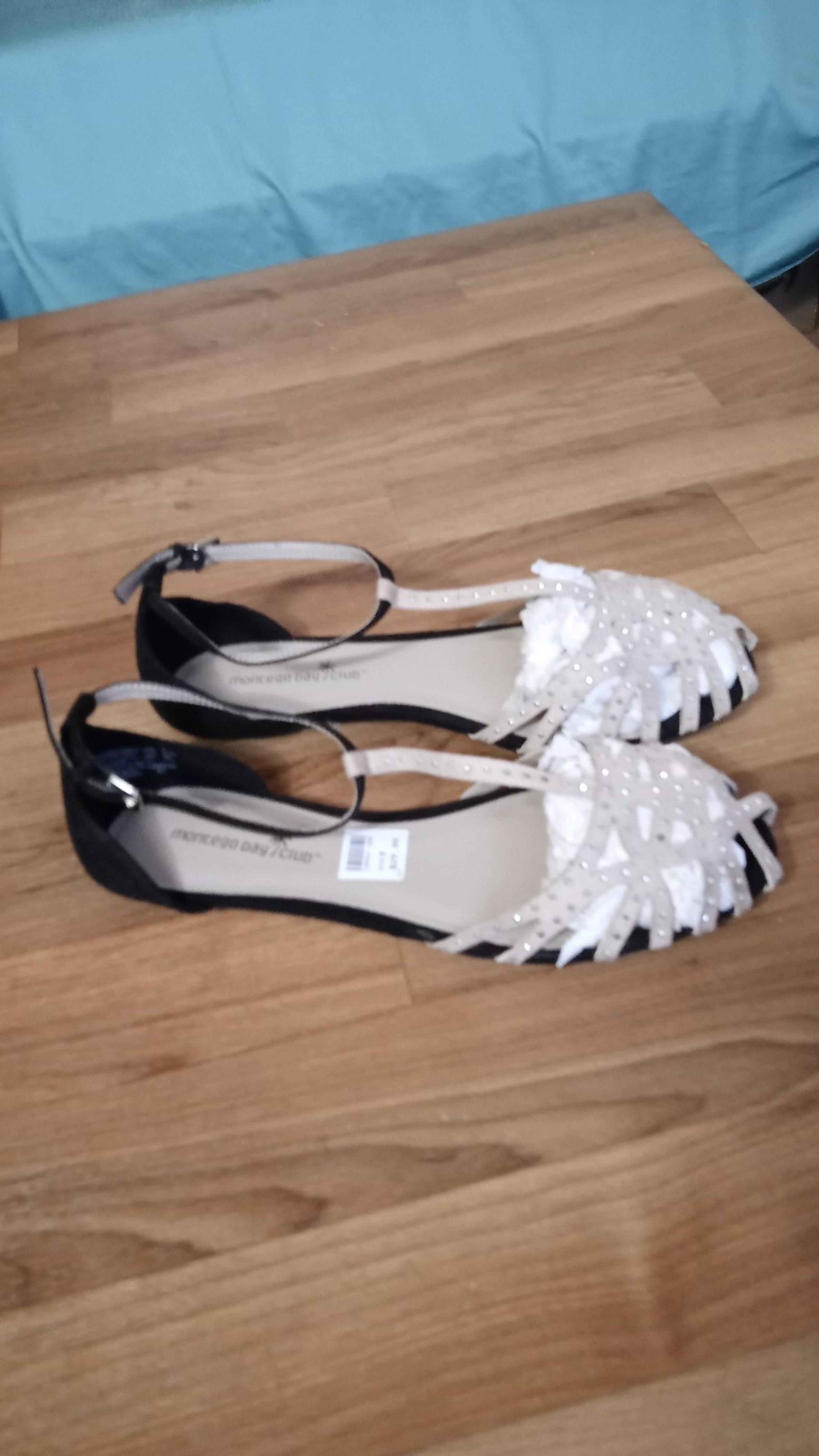 Heels Women's sandals Montego Bay Club Size 9 Tan & Black with rhinestones