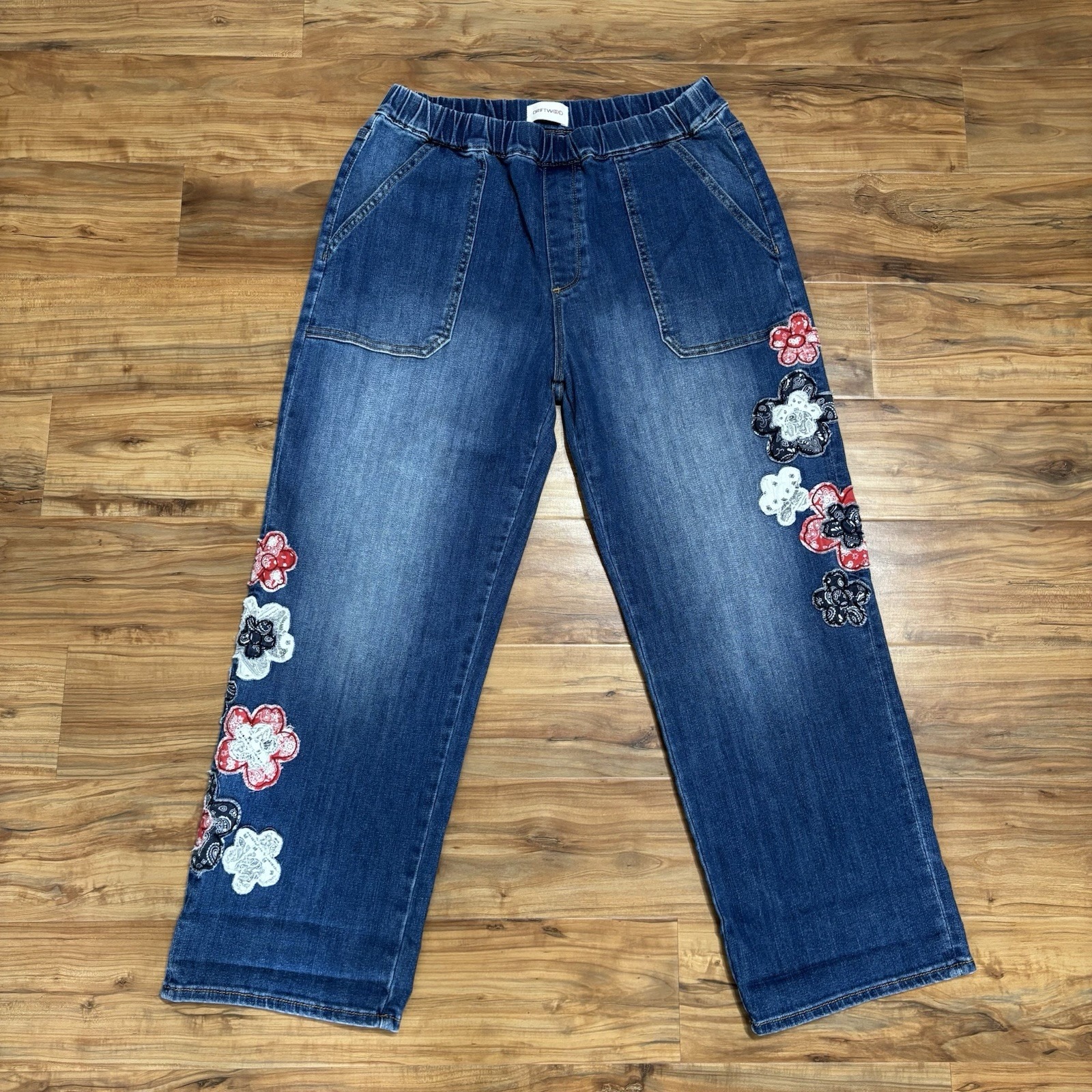 Driftwood Women's XL Embroidered Pull On Relaxed Jeans High Rise American Flower