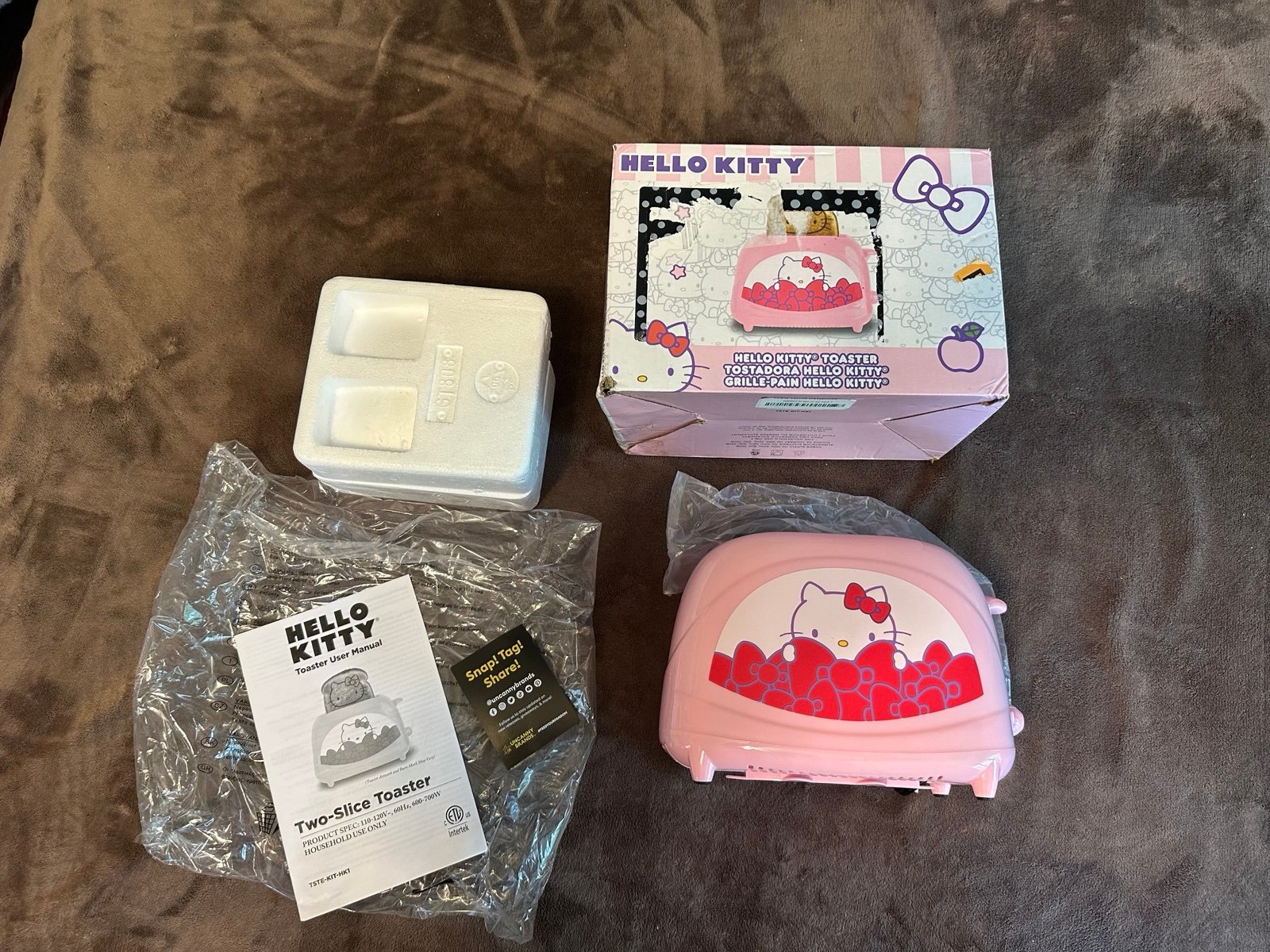 Hello Kitty Two-Slice Toaster- Toasts Your Favorite Kitty On Your