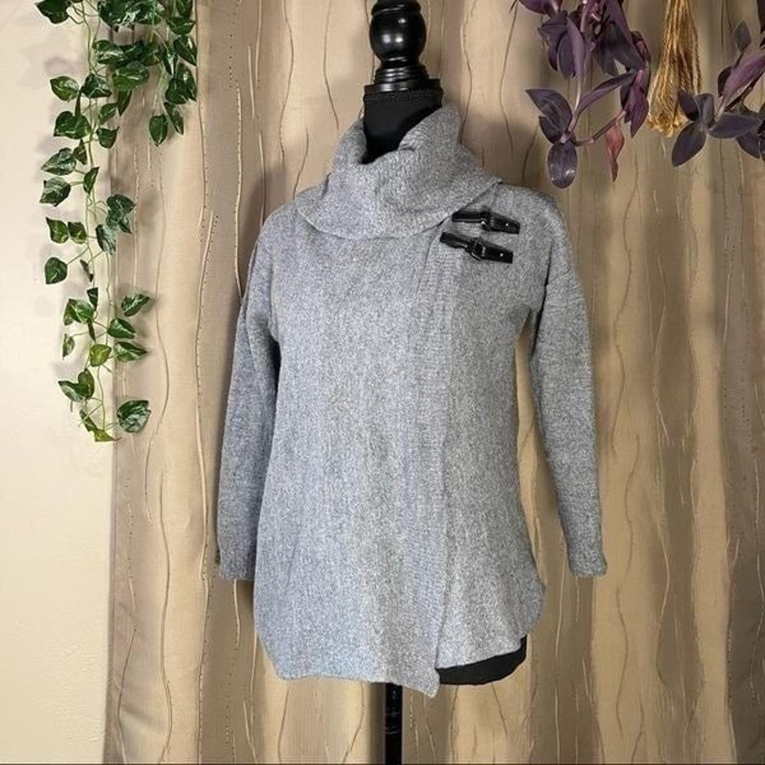 Ellen Tracy 100% Extrafine Merino Wool Cowl Neck sweater