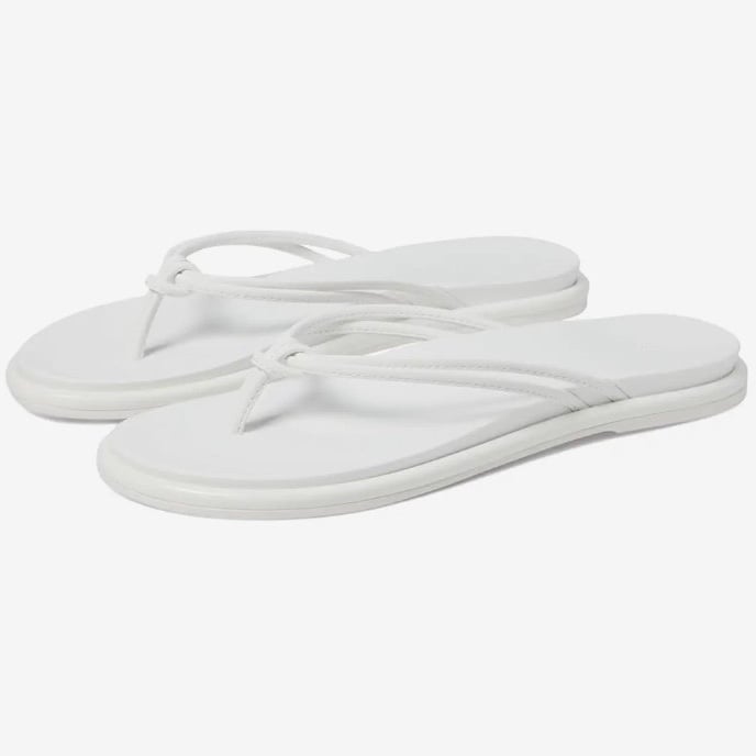 NWT OluKai Aka Women's Water resistant white flip flop sandals size 9