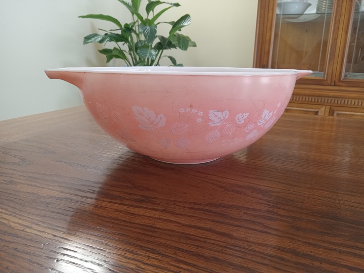Vintage Pyrex Pink Gooseberry Large Mixing Nesting Bowl 4 Quart - 444