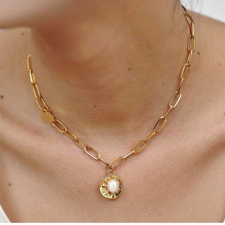 Gold choker paperclip choker pearl choker bee pendant