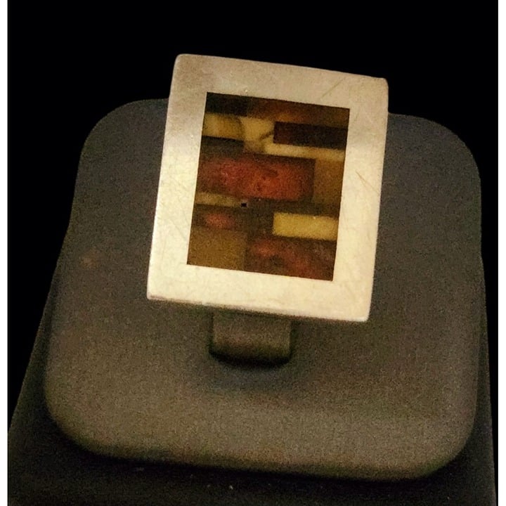 Outstanding 925 Sterling and Mosaic Amber Ring Size 8.5 (A5548)