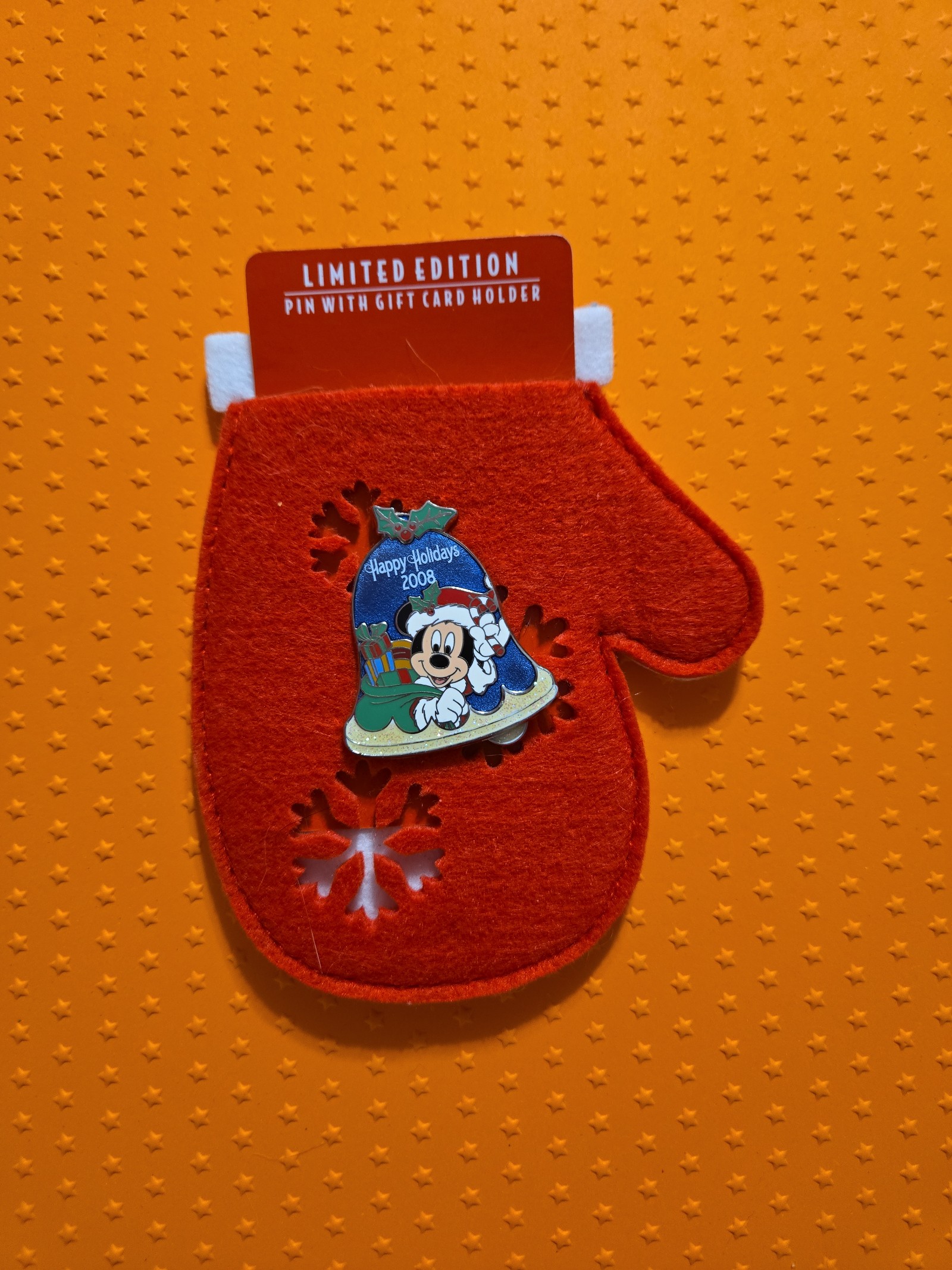 WDW HAPPY HOLIDAYS MICKEY MOUSE MITTEN BACKER CARD HOLDER PIN - LE 3000 - #66313