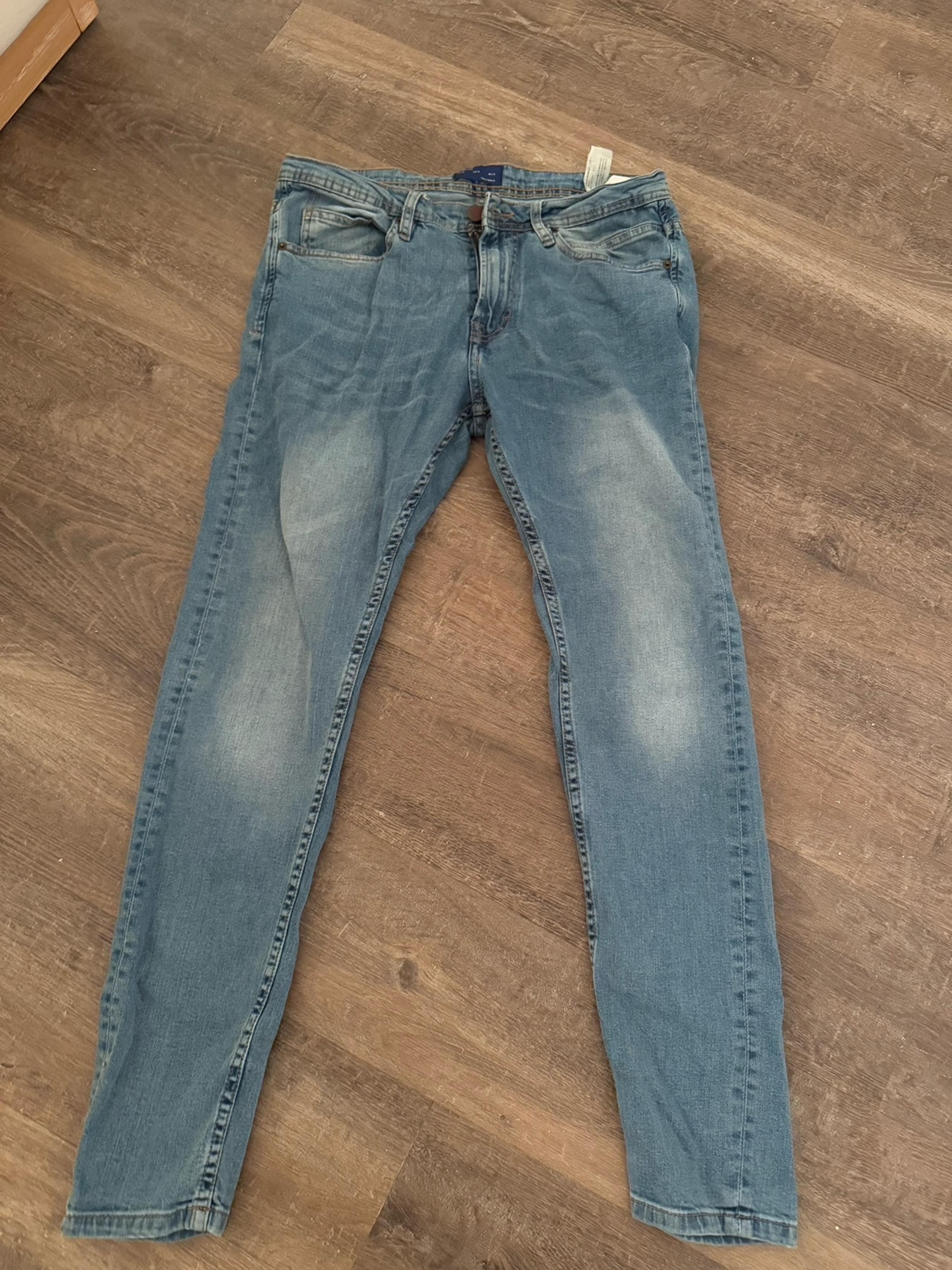 Men’s blue skinny jeans from Zara